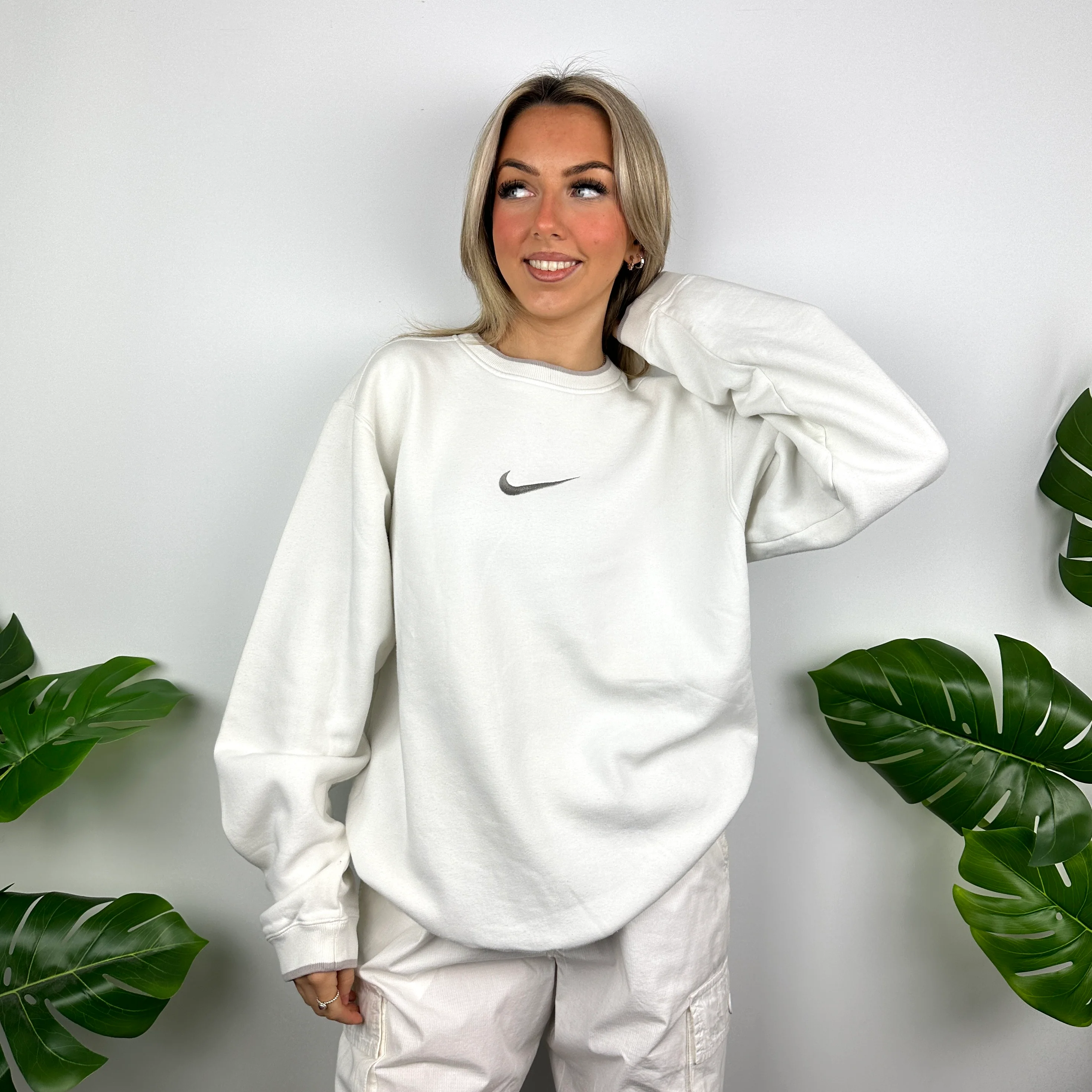 Nike White Embroidered Swoosh Sweatshirt (M) - Image 6