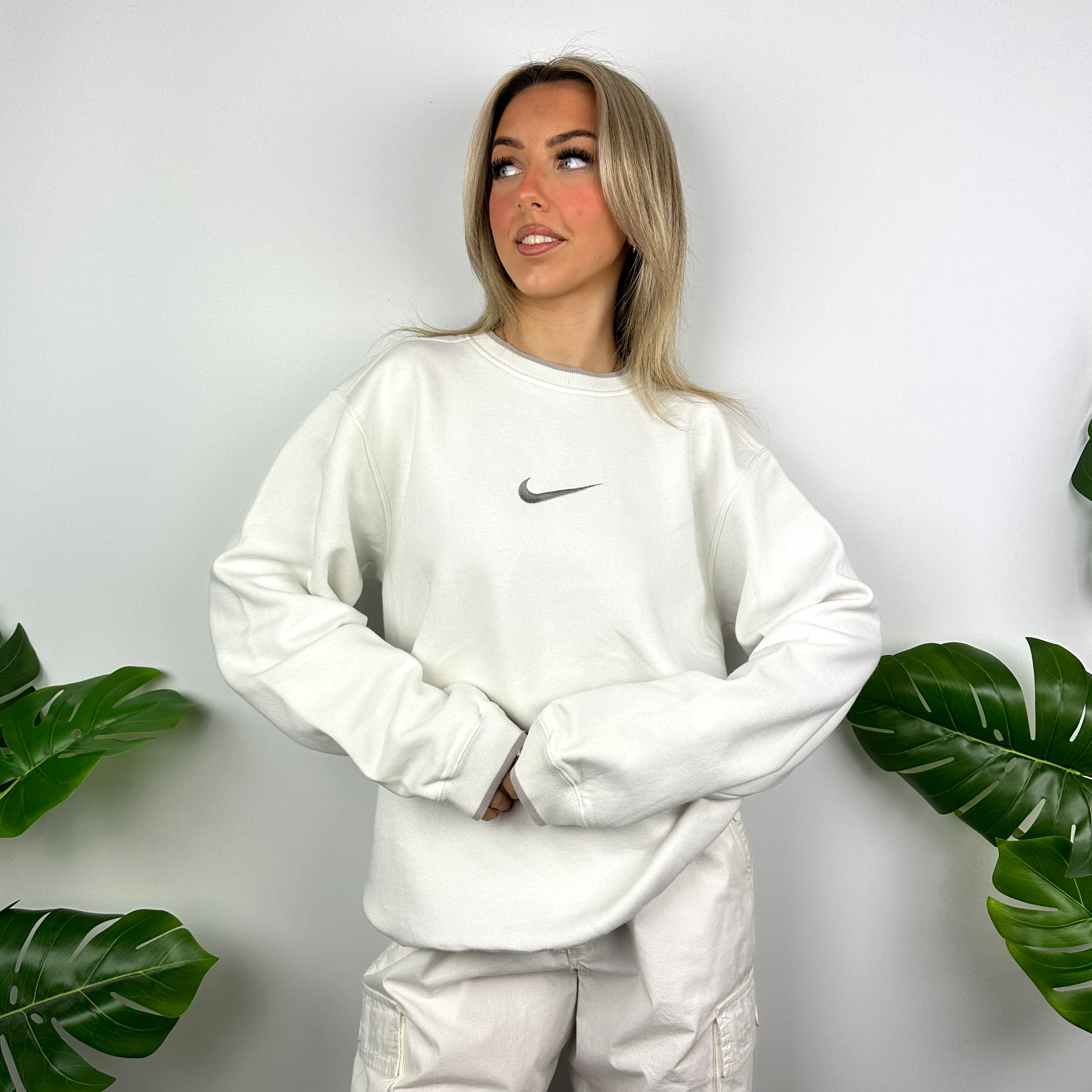 Nike White Embroidered Swoosh Sweatshirt (M) - Image 7