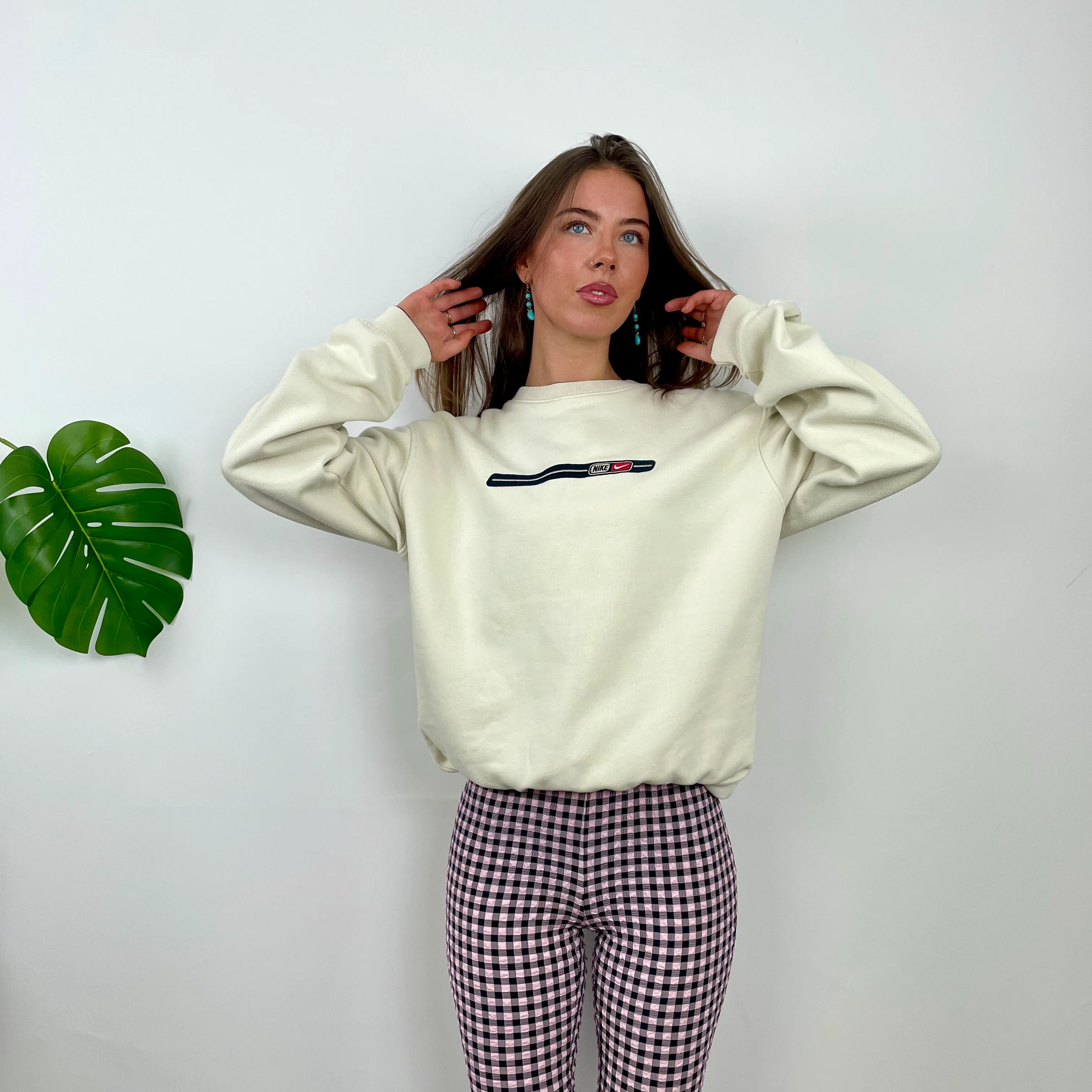 Nike White Embroidered Swoosh Sweatshirt (L) - Image 4