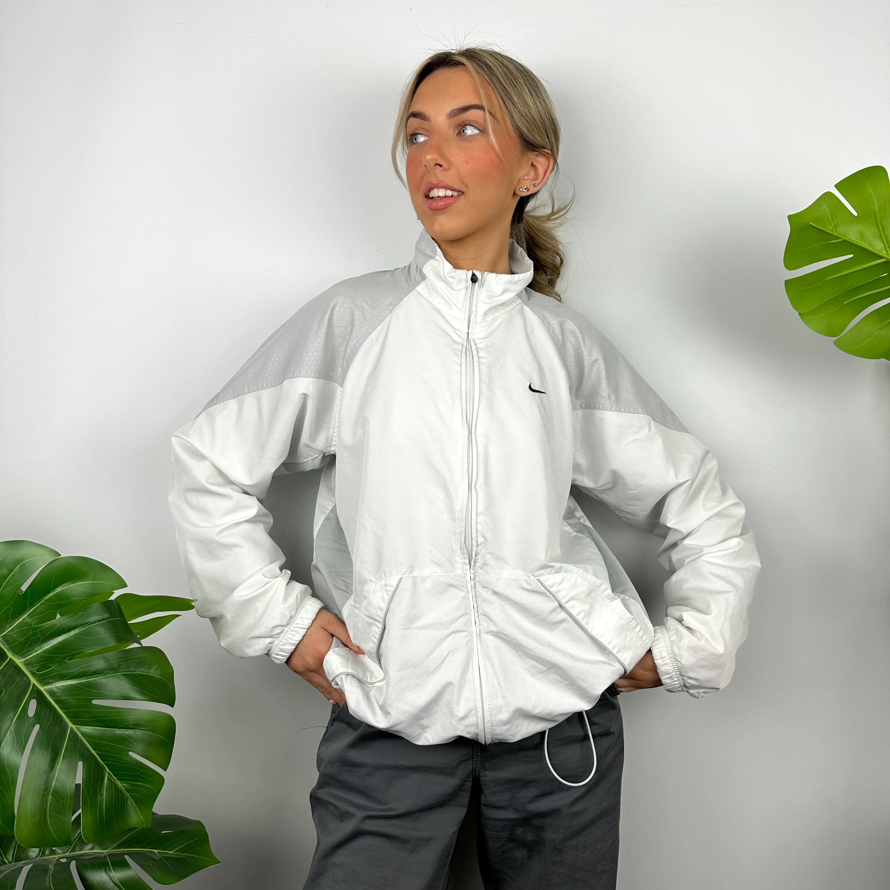 Nike White Embroidered Swoosh Windbreaker Jacket (M) - Image 7