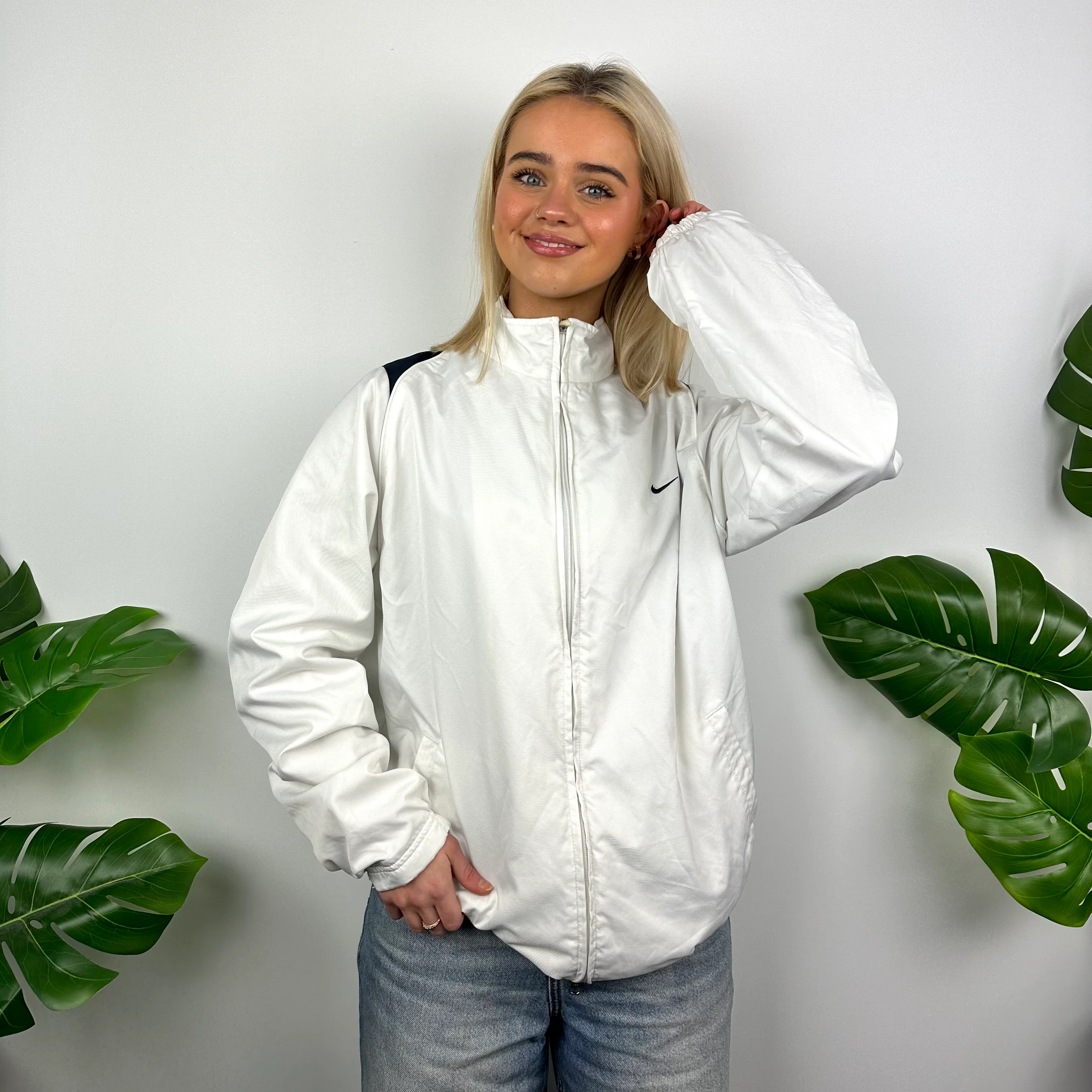 Nike White Embroidered Swoosh Windbreaker Jacket (M) - Image 2