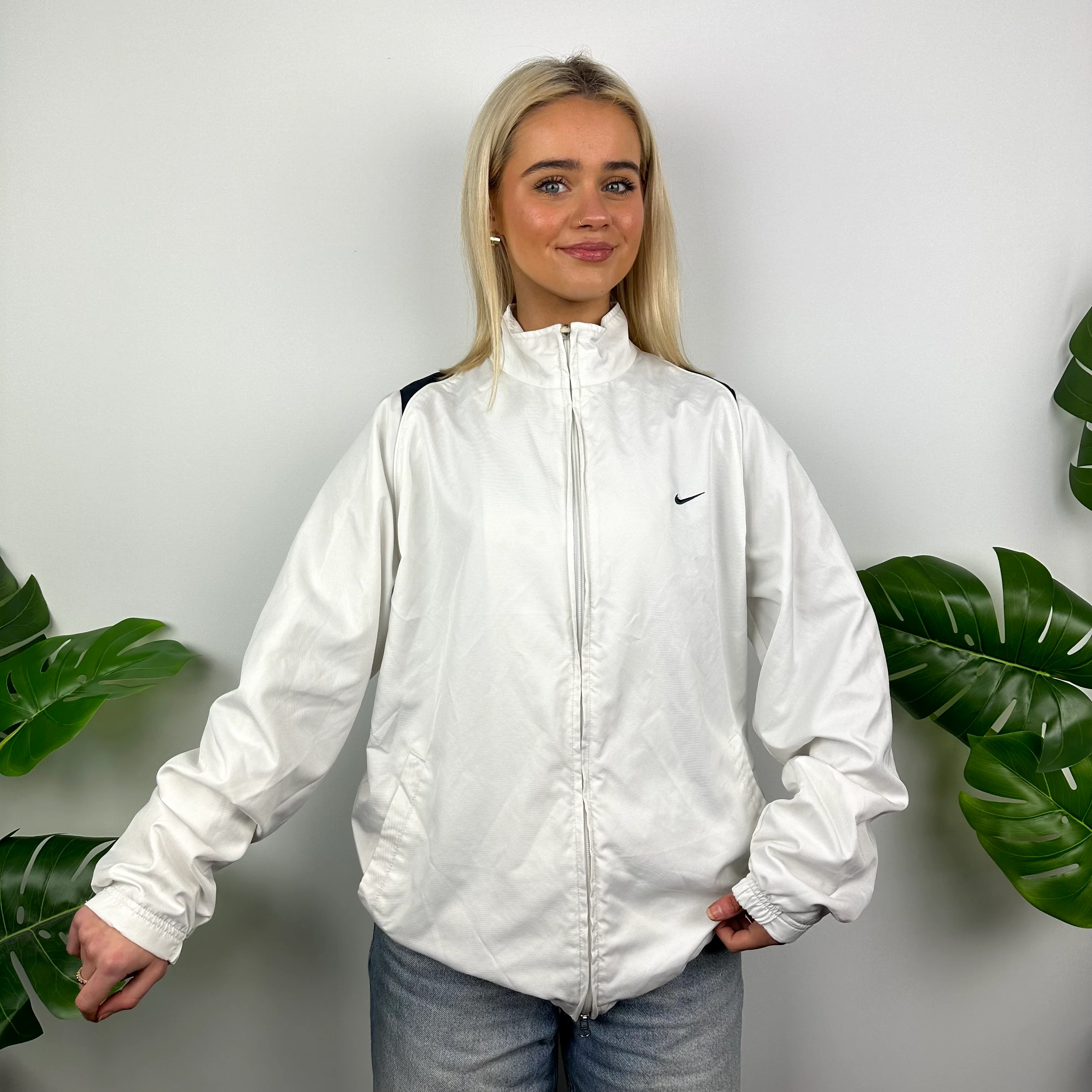 Nike White Embroidered Swoosh Windbreaker Jacket (M) - Image 3