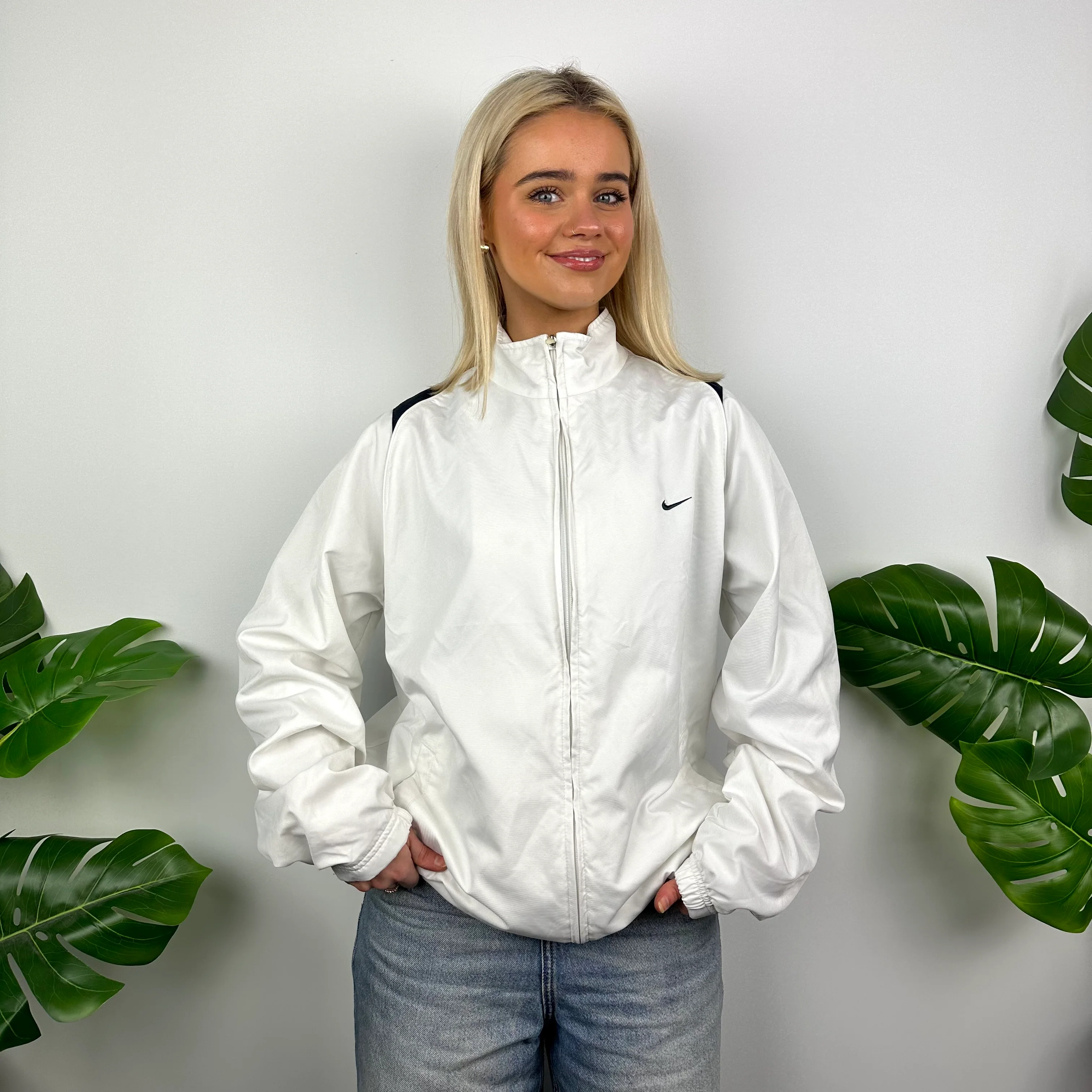 Nike White Embroidered Swoosh Windbreaker Jacket (M) - Image 6