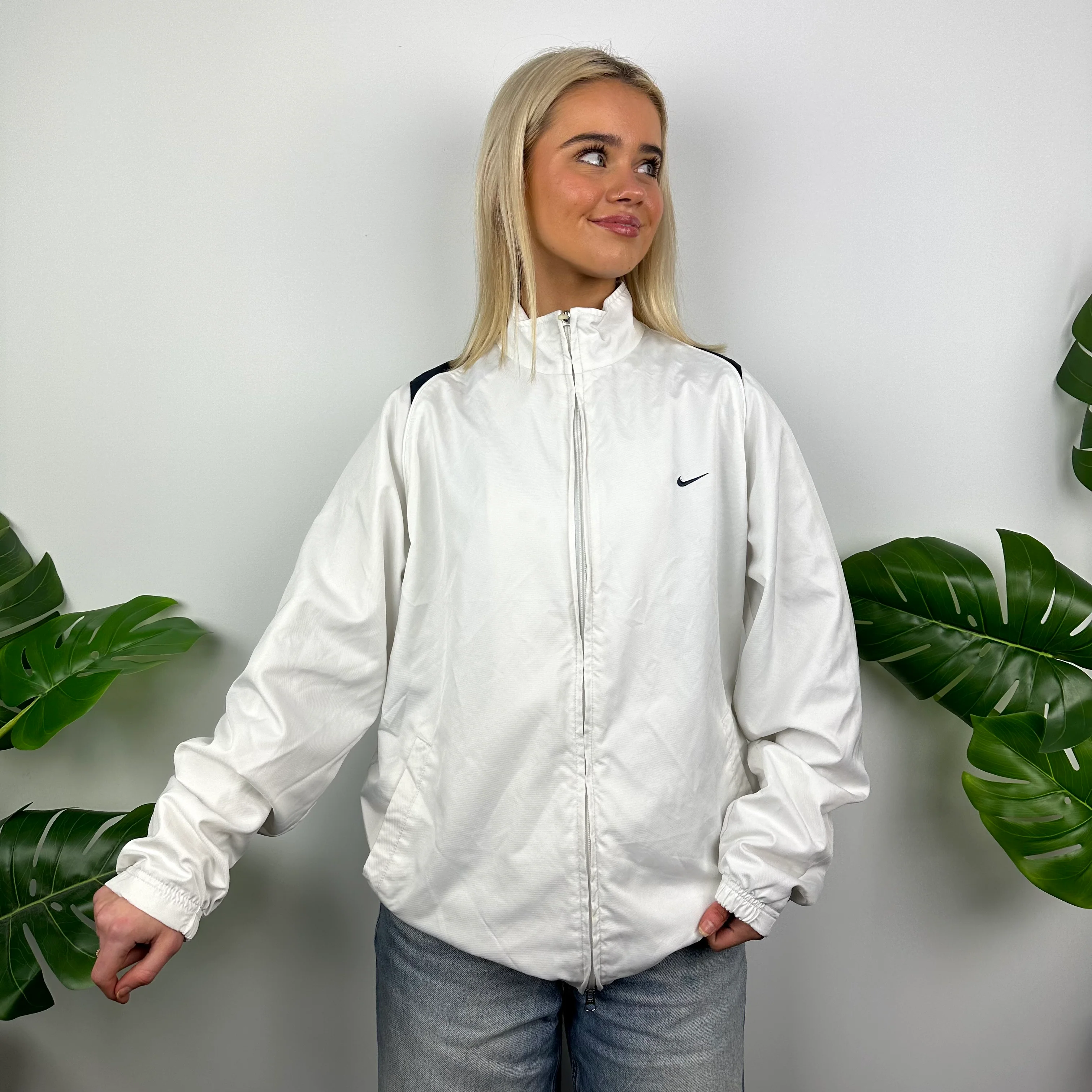 Nike White Embroidered Swoosh Windbreaker Jacket (M) - Image 7