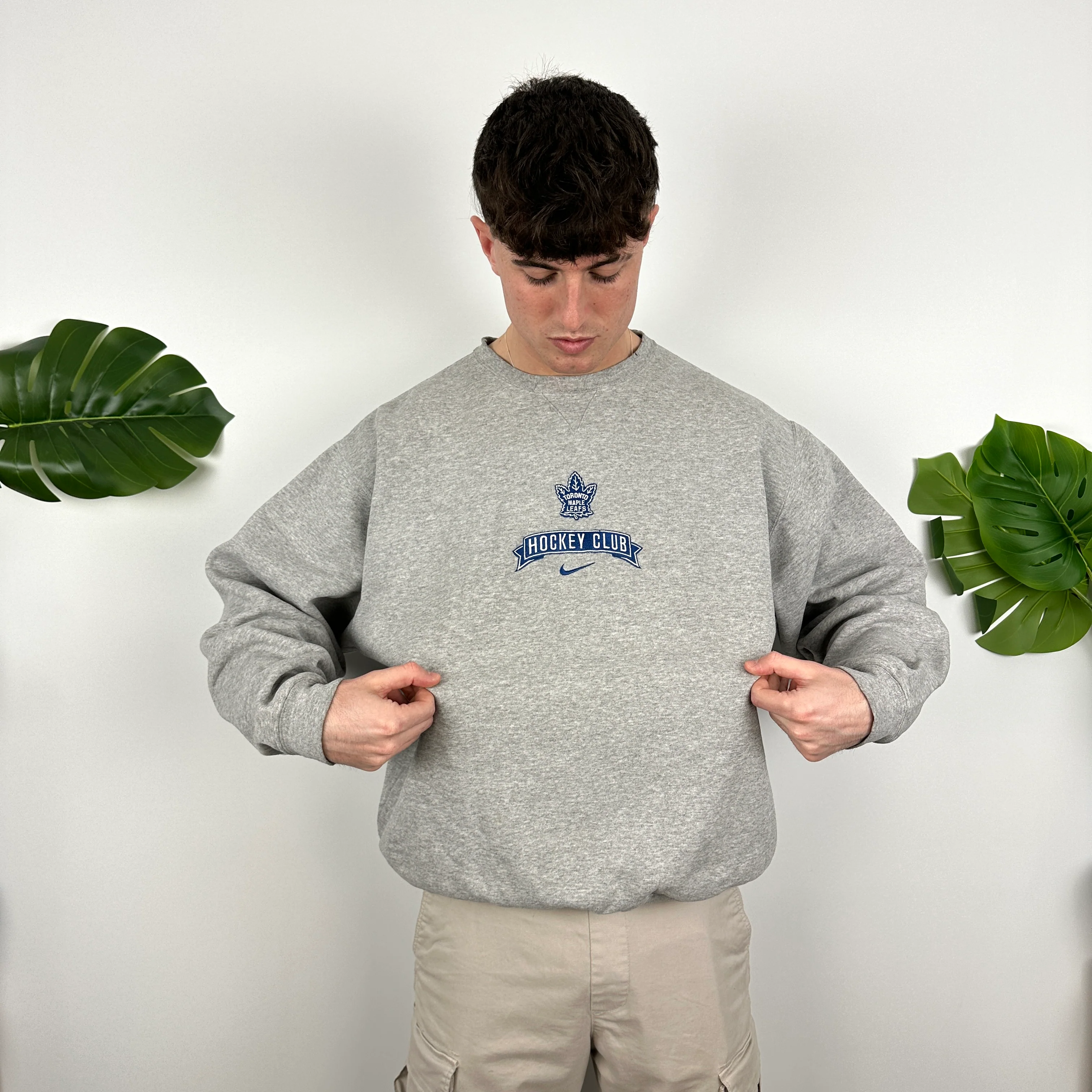 Nike X Toronto Maple Leafs Grey Embroidered Spell Out Sweatshirt (L) - Image 2