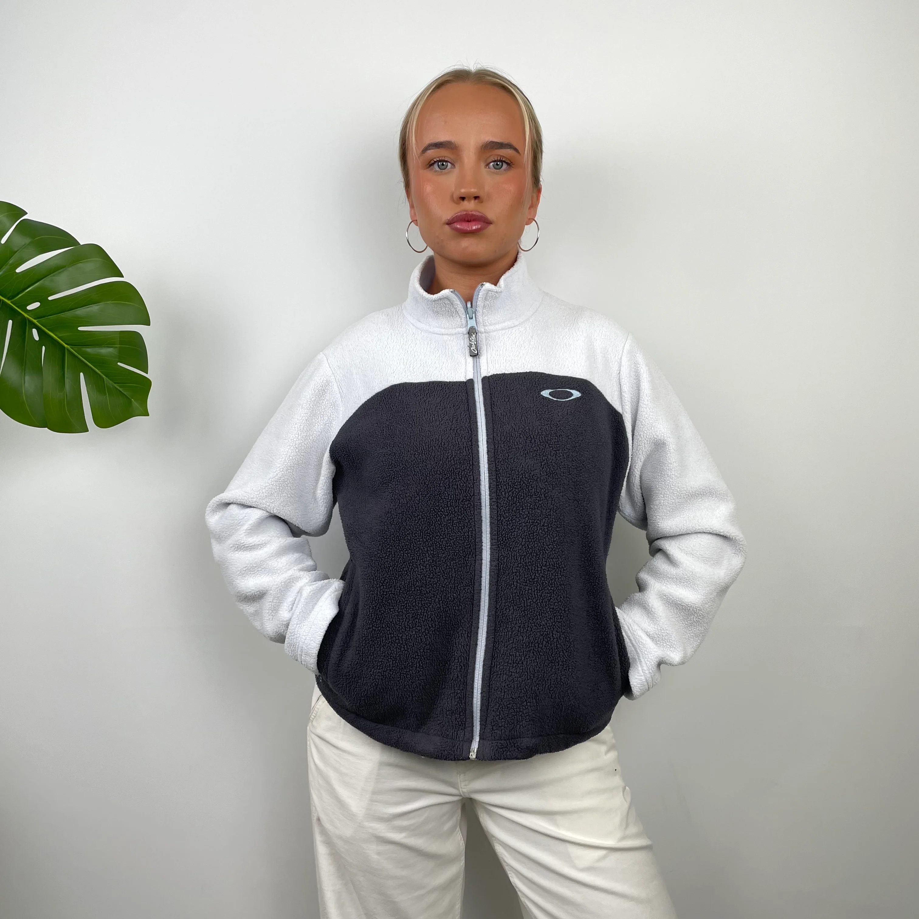 Oakley RARE Grey Embroidered Logo Zip Up Fleece (S) - Image 3