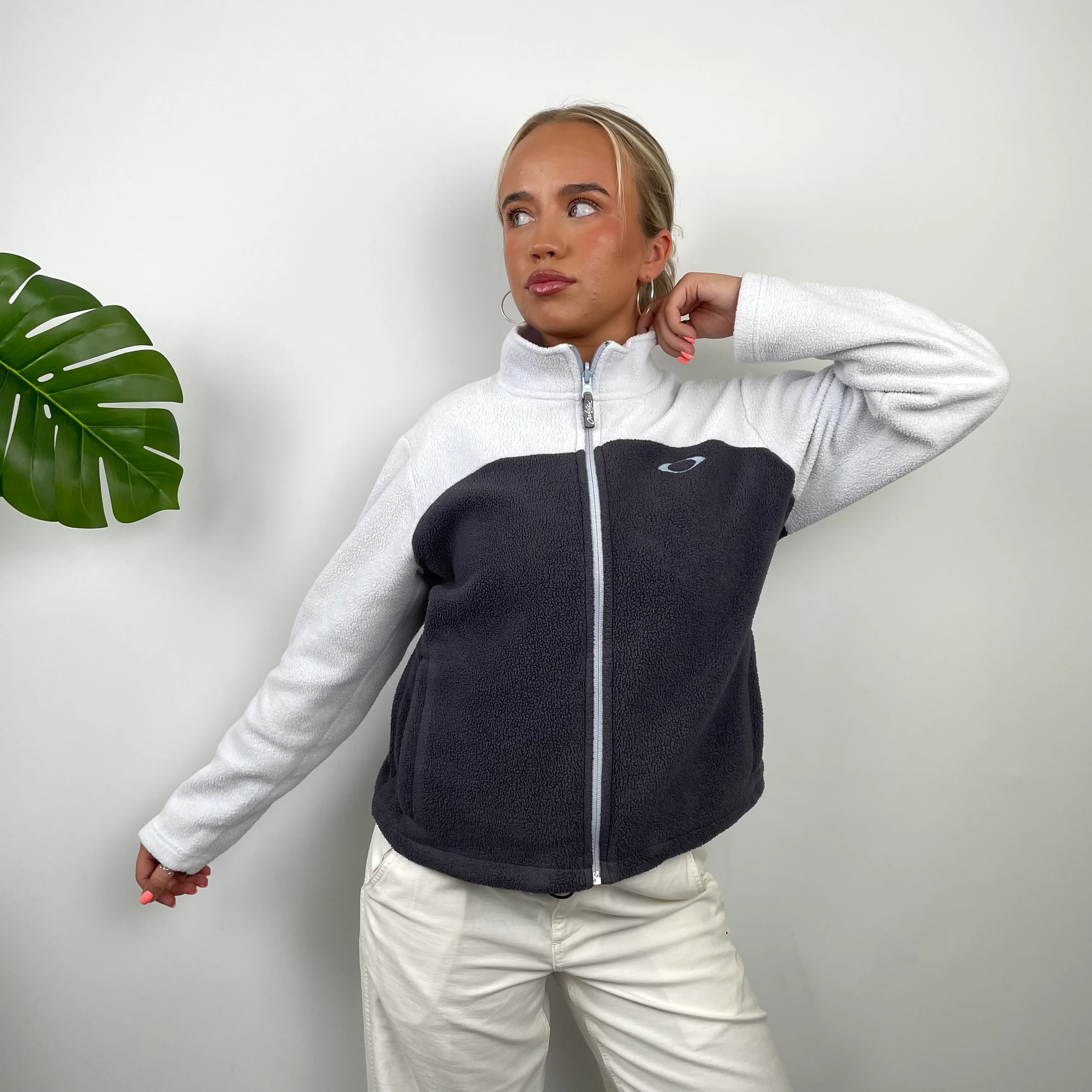 Oakley RARE Grey Embroidered Logo Zip Up Fleece (S) - Image 5