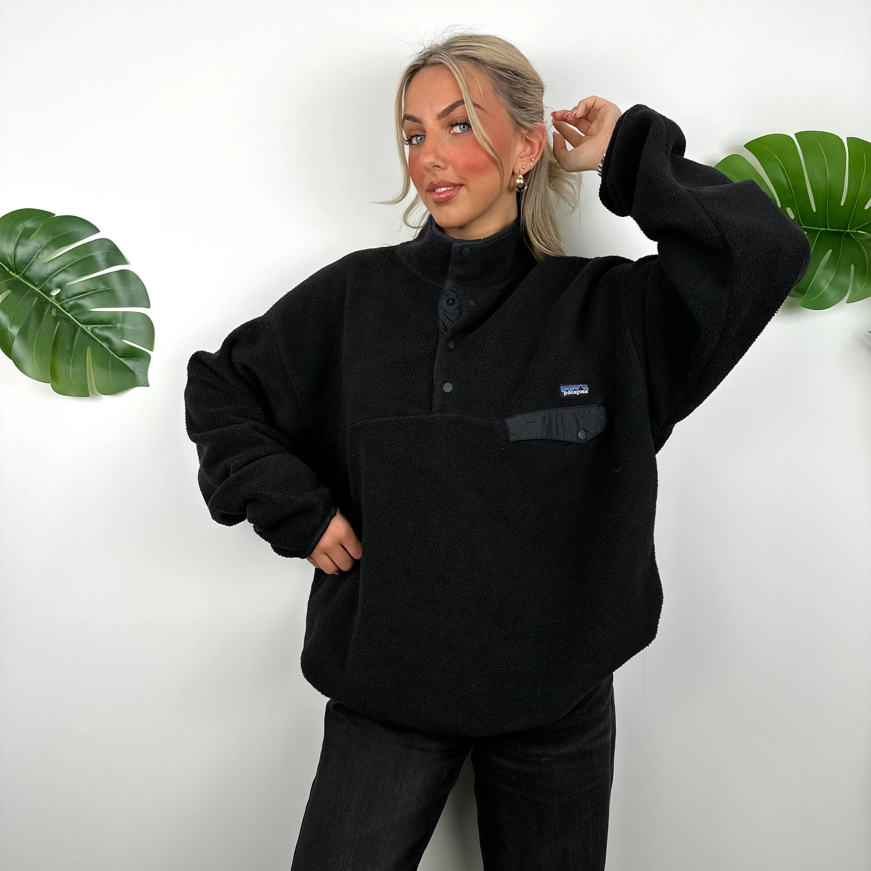 Patagonia Black Embroidered Spell Out Teddy Bear Fleece Button Sweatshirt (XL) - Image 2