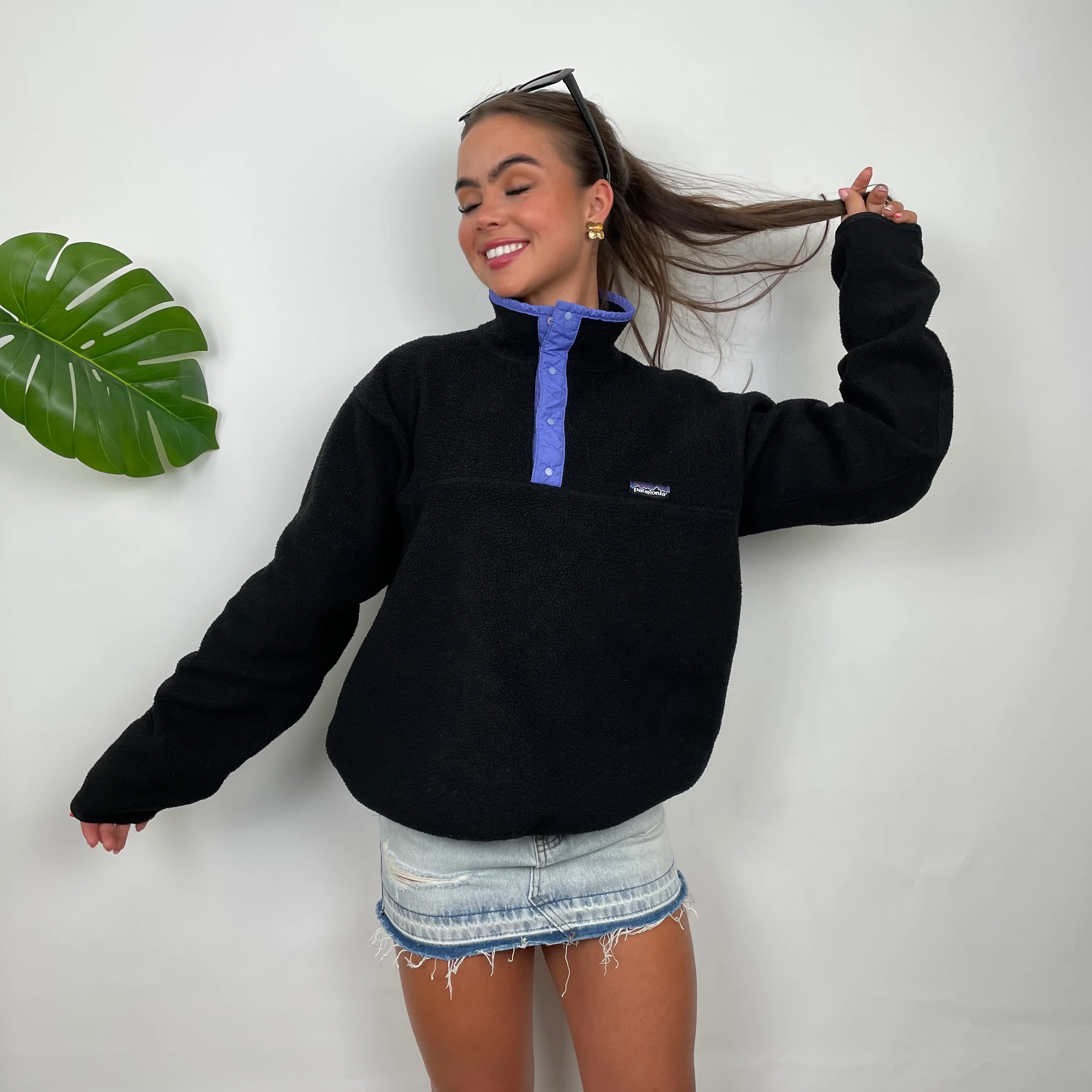 Patagonia Black Embroidered Spell Out Teddy Bear Fleece Sweatshirt (M) - Image 5