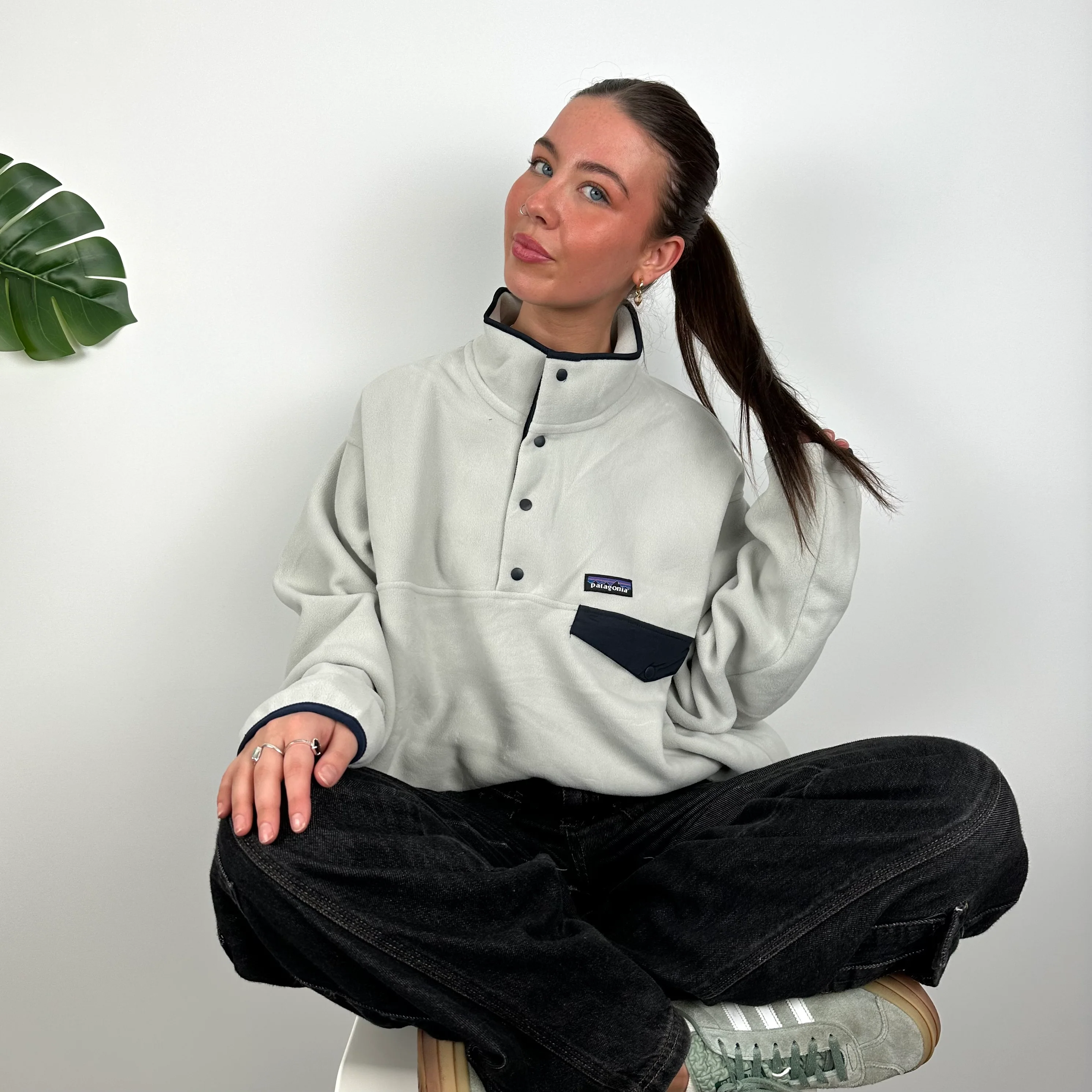 Patagonia Grey Embroidered Spell Out Teddy Bear Fleece Sweatshirt (L) - Image 4