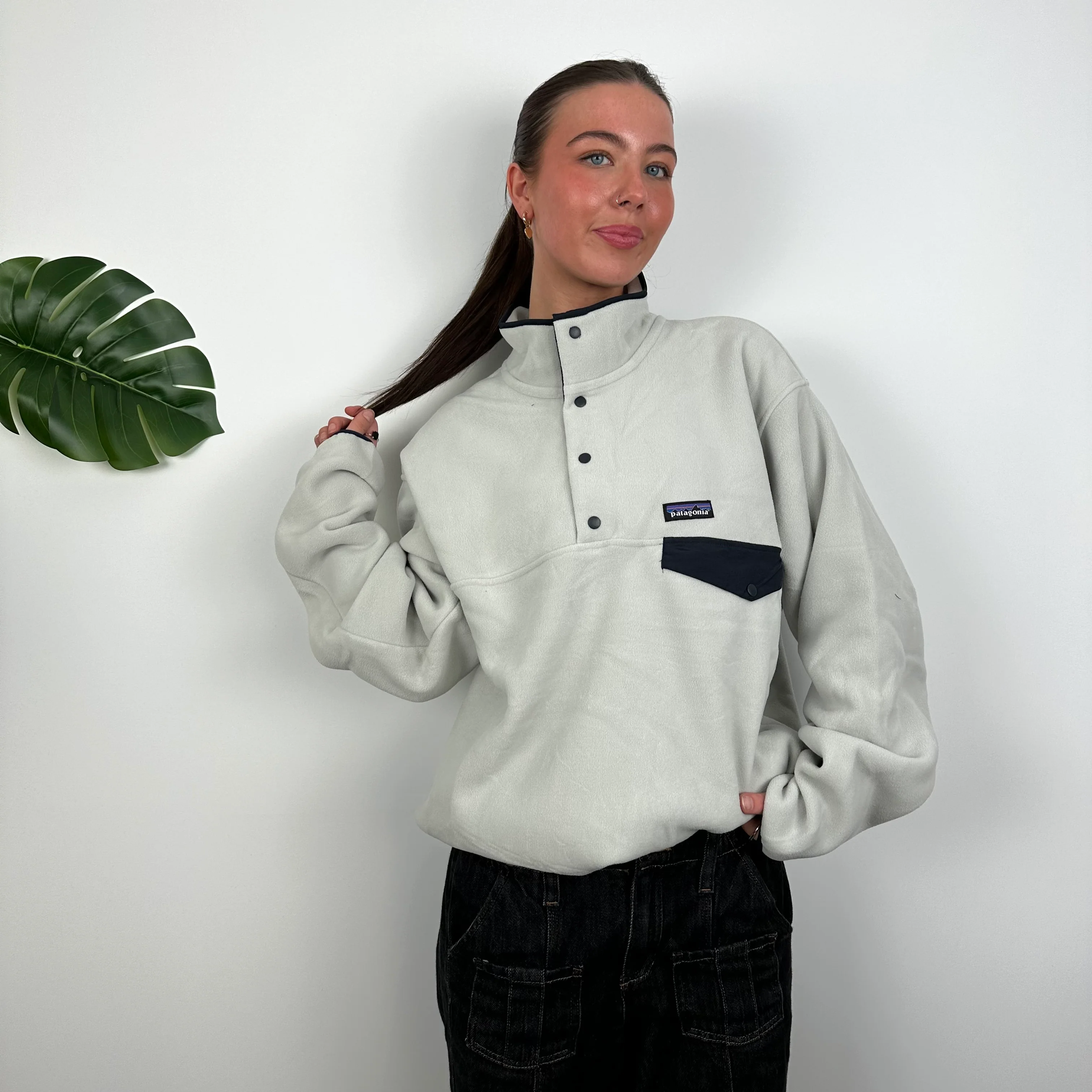 Patagonia Grey Embroidered Spell Out Teddy Bear Fleece Sweatshirt (L) - Image 5