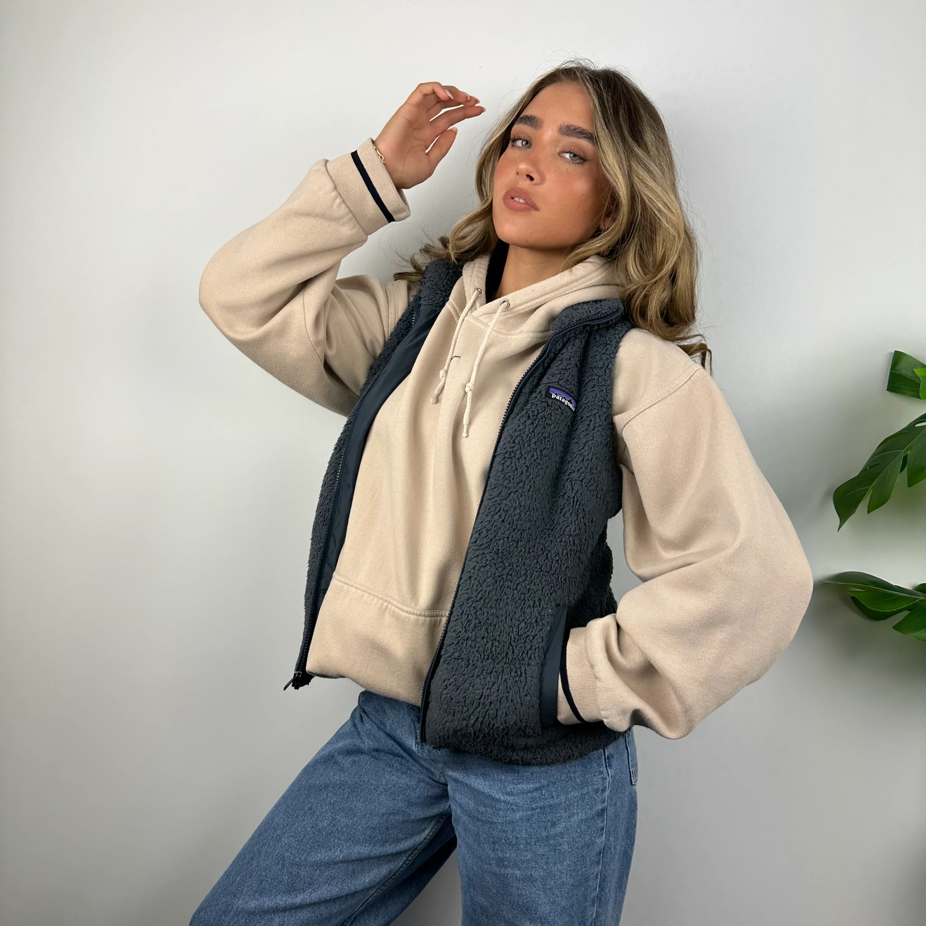 Patagonia Navy Embroidered Spell Out Teddy Bear Sherpa Fleece Gilet (S) - Image 4