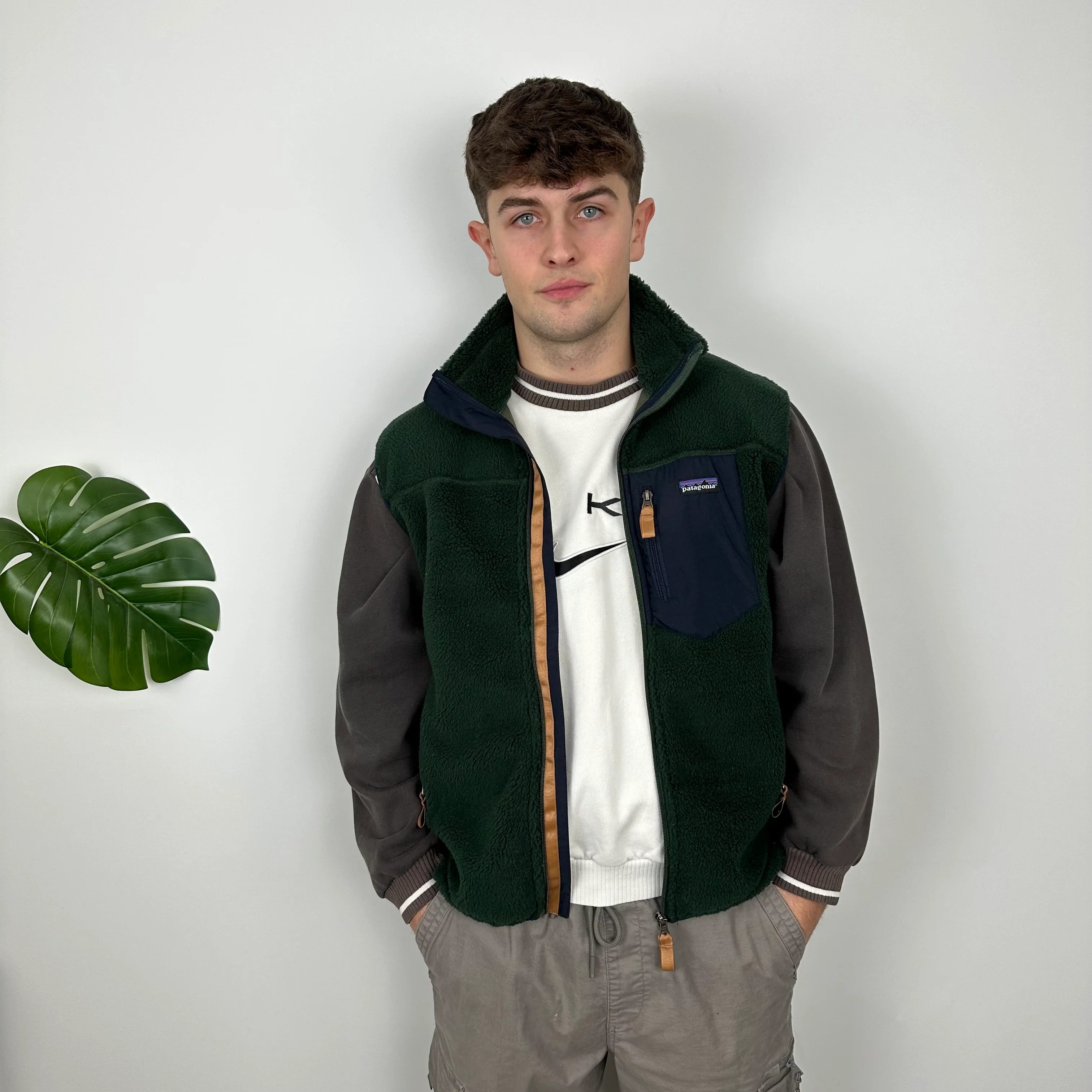 Patagonia RARE Green Embroidered Spell Out Teddy Bear Sherpa Fleece Gilet (M) - Image 4