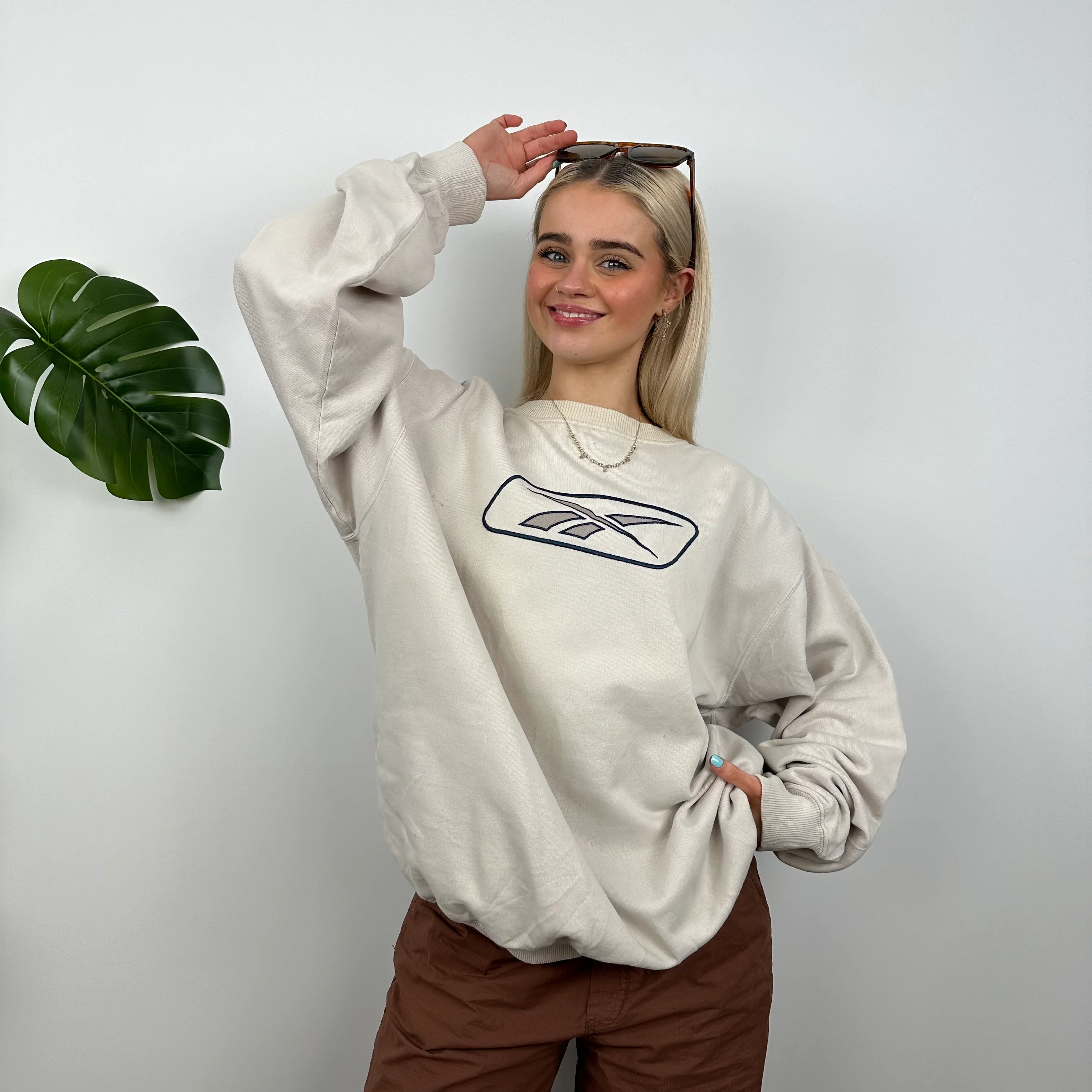Reebok Cream Embroidered Logo Sweatshirt (L) - Image 6