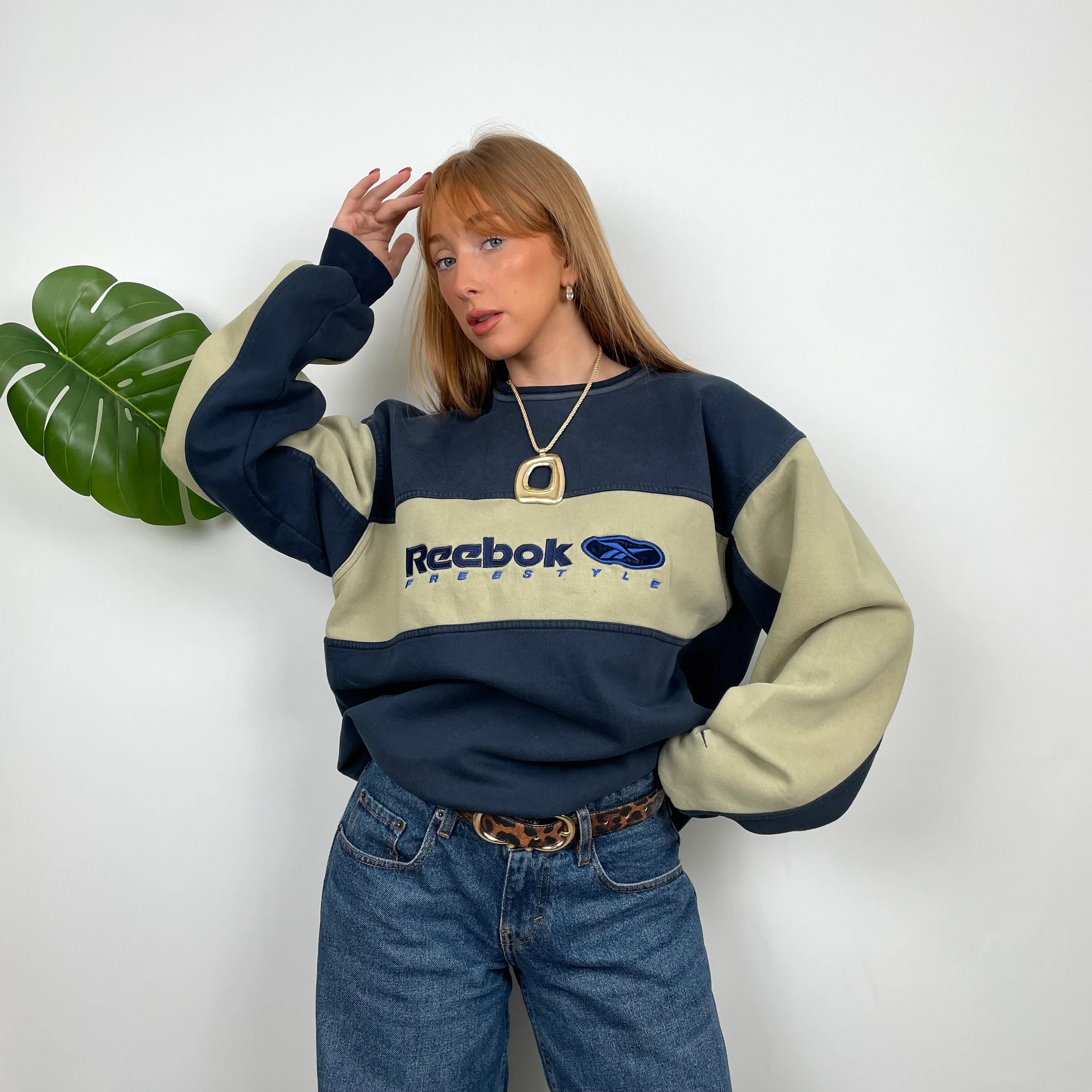 Reebok Freestyle RARE Navy and Green Embroidered Spell Out Sweatshirt (M) - Image 3