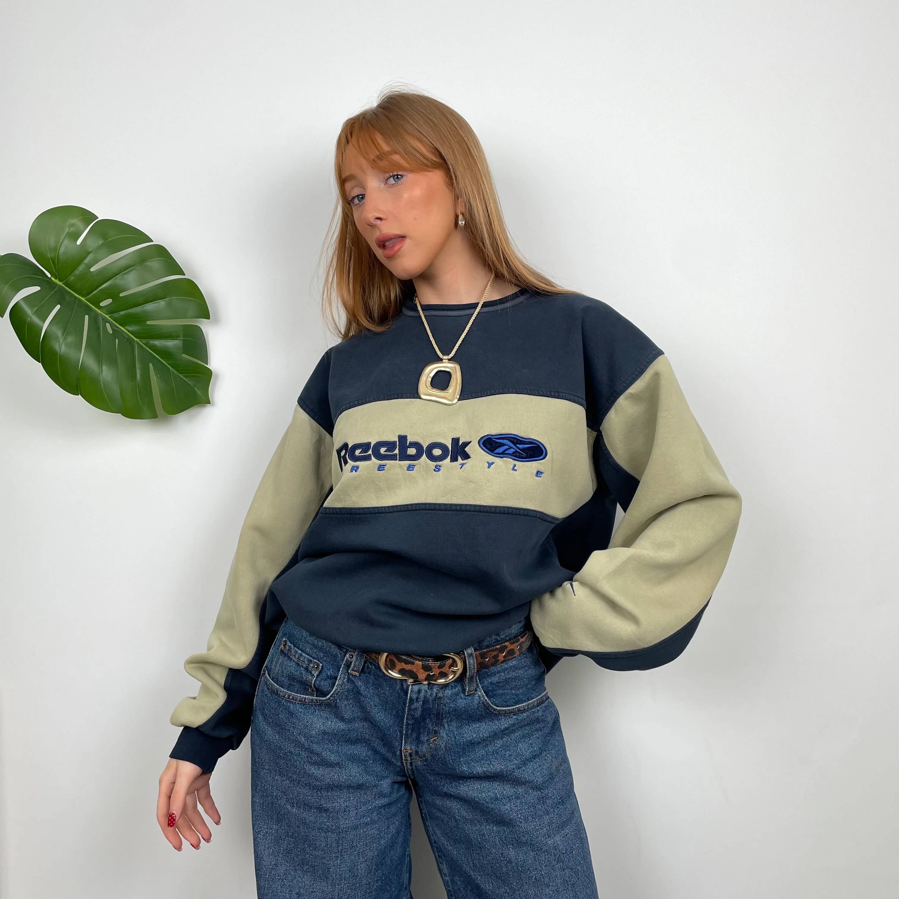 Reebok Freestyle RARE Navy and Green Embroidered Spell Out Sweatshirt (M) - Image 5