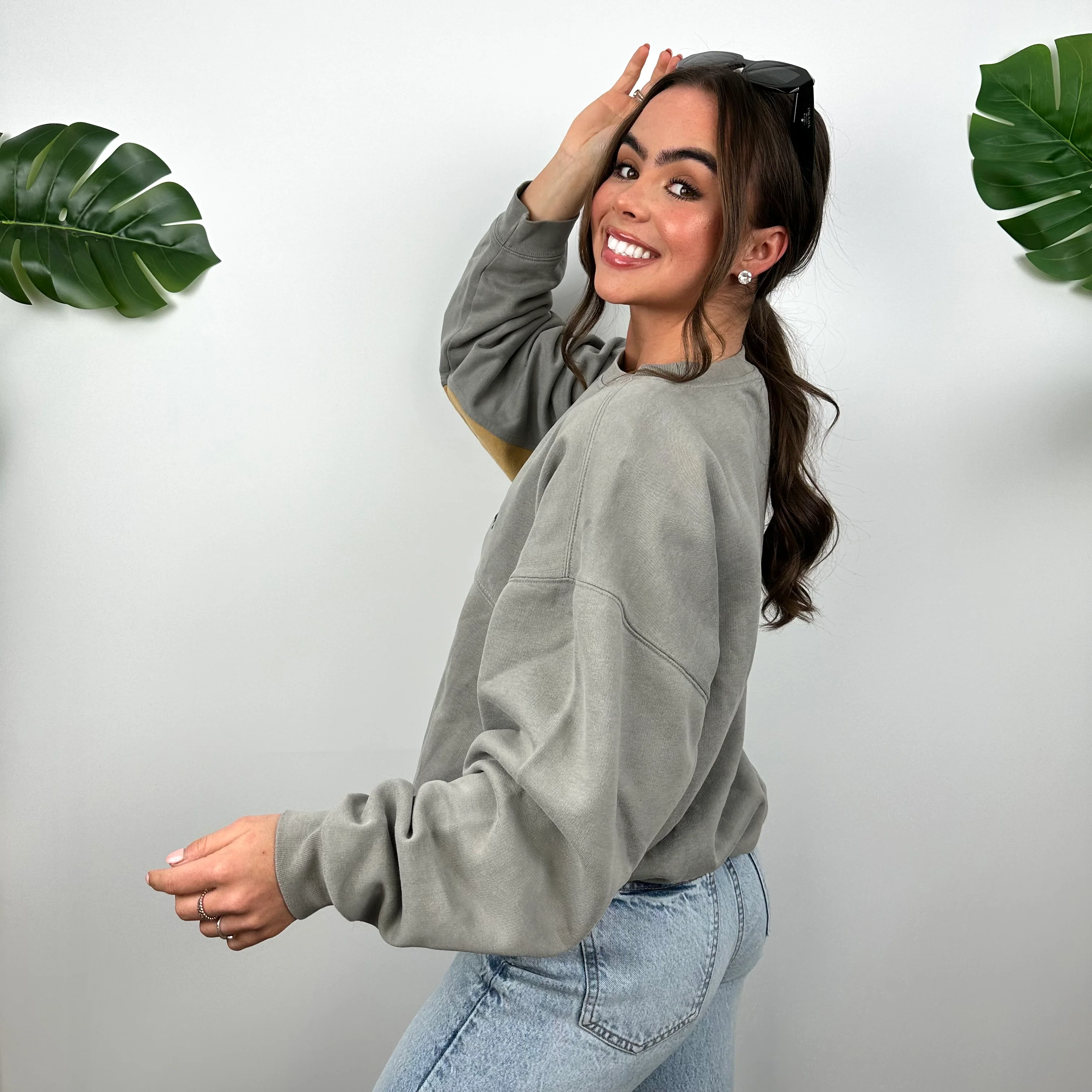 Reebok Grey Embroidered Spell Out Sweatshirt (M) - Image 4