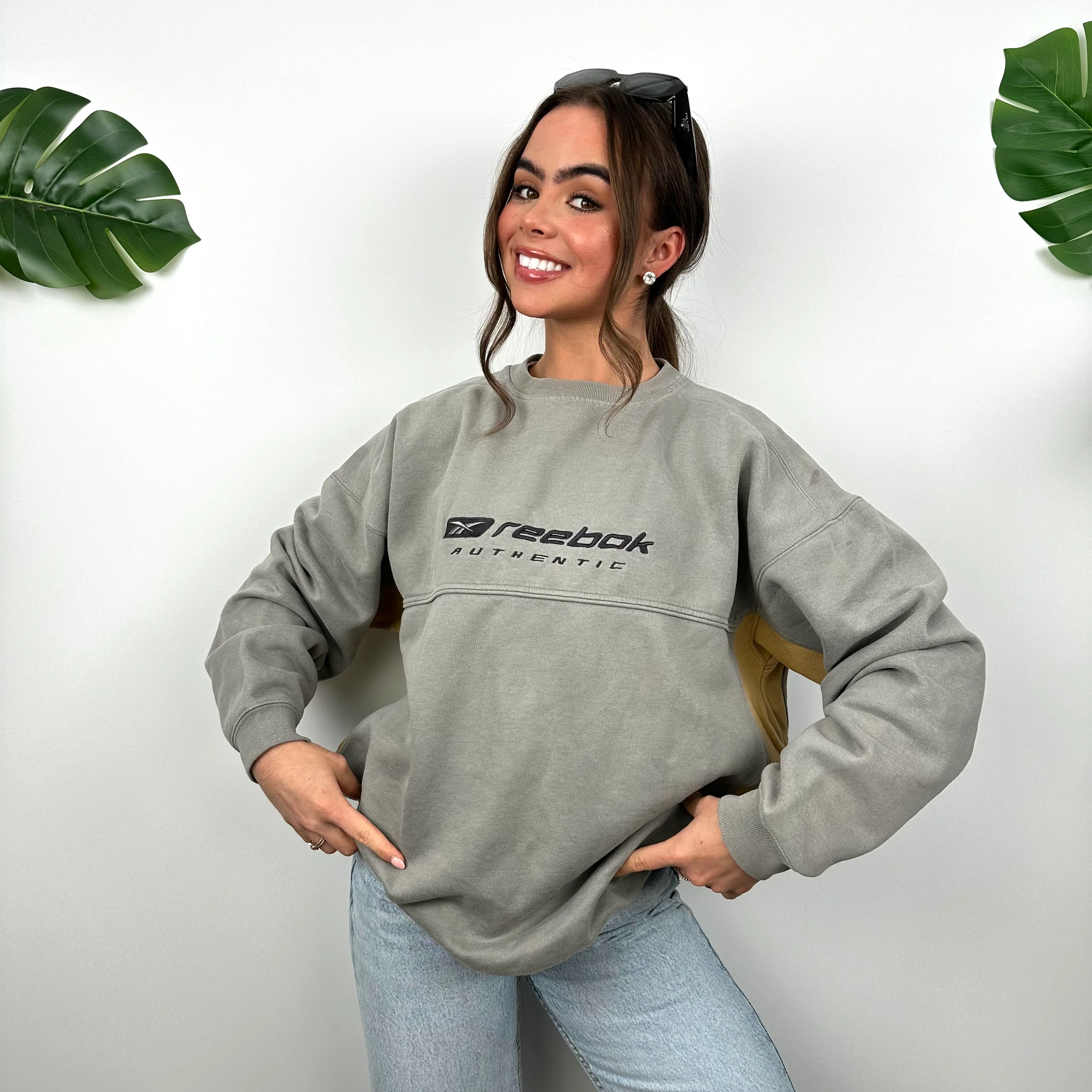 Reebok Grey Embroidered Spell Out Sweatshirt (M) - Image 6