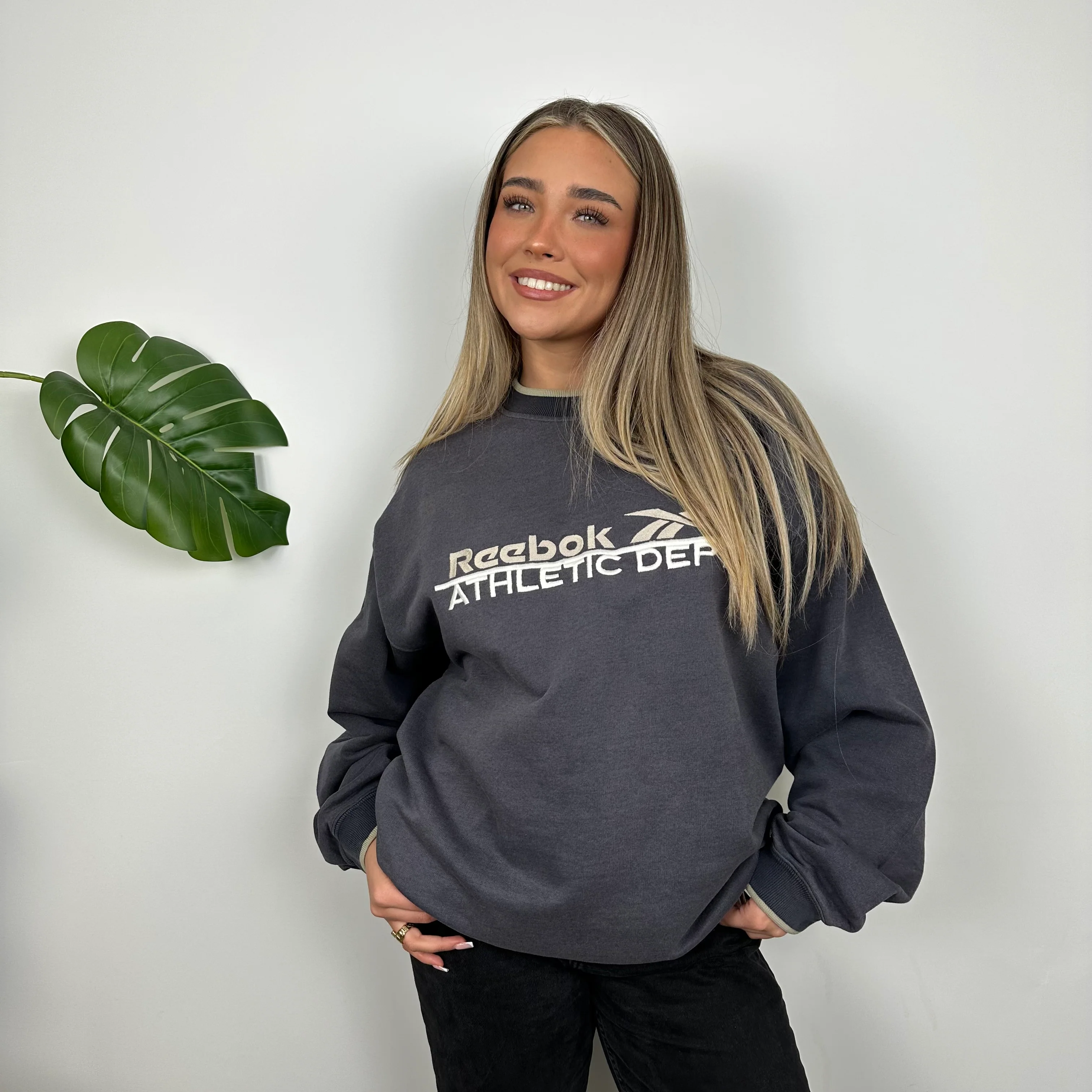 Reebok Navy Embroidered Spell Out Sweatshirt (M) - Image 2
