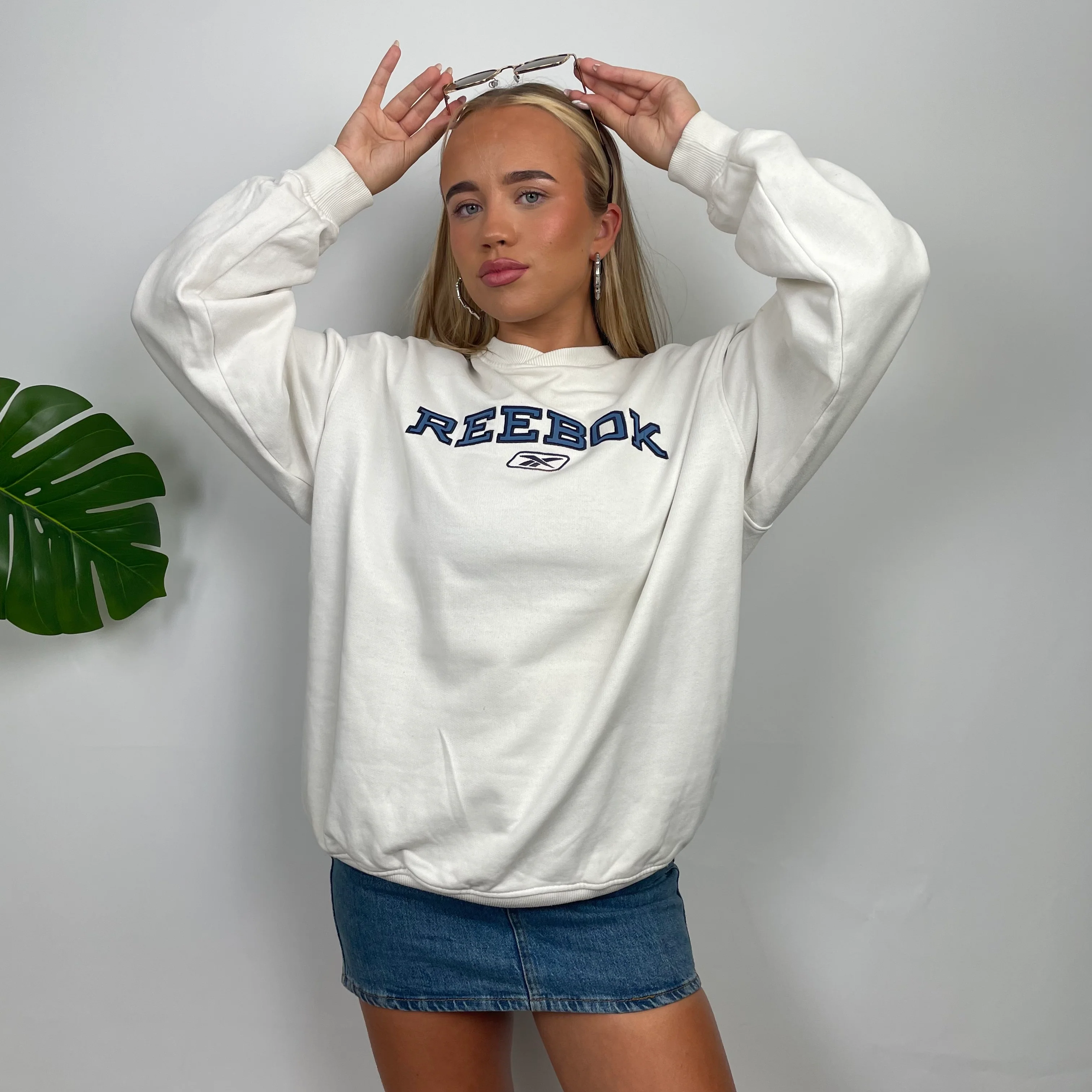 Reebok White Embroidered Spell Out Sweatshirt (M) - Image 2