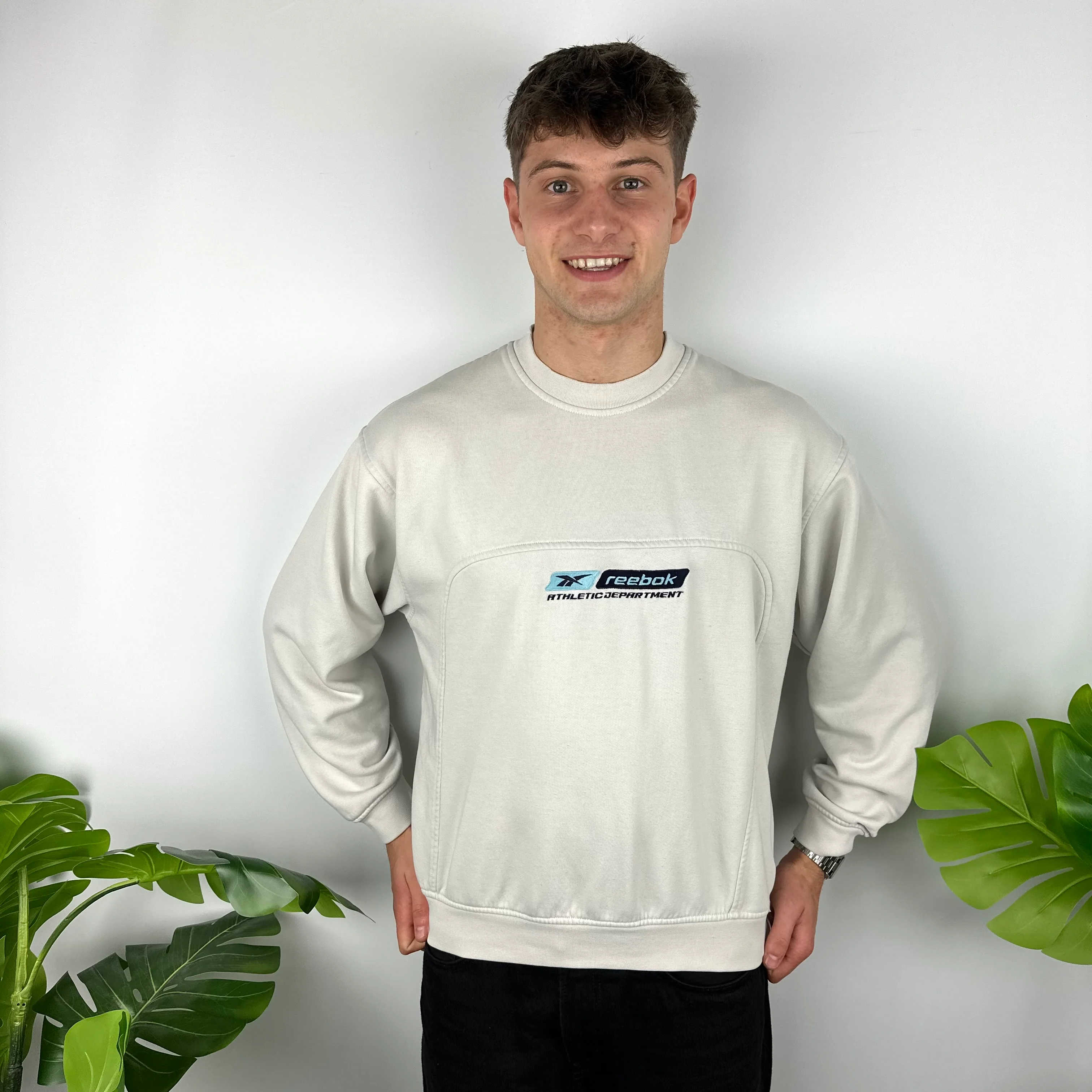 Reebok White Embroidered Spell Out Sweatshirt (M)