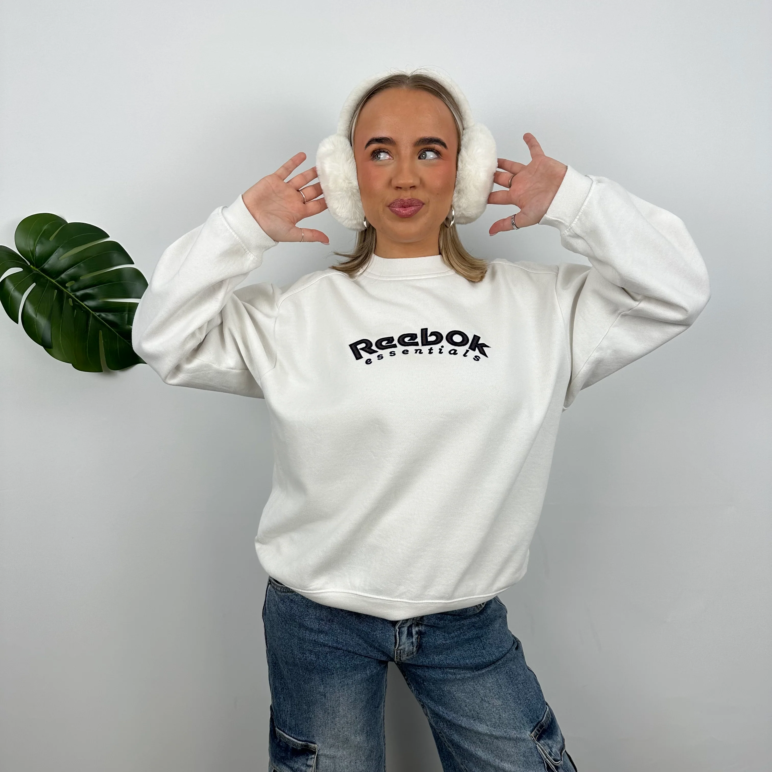 Reebok White Embroidered Spell Out Sweatshirt (M) - Image 3