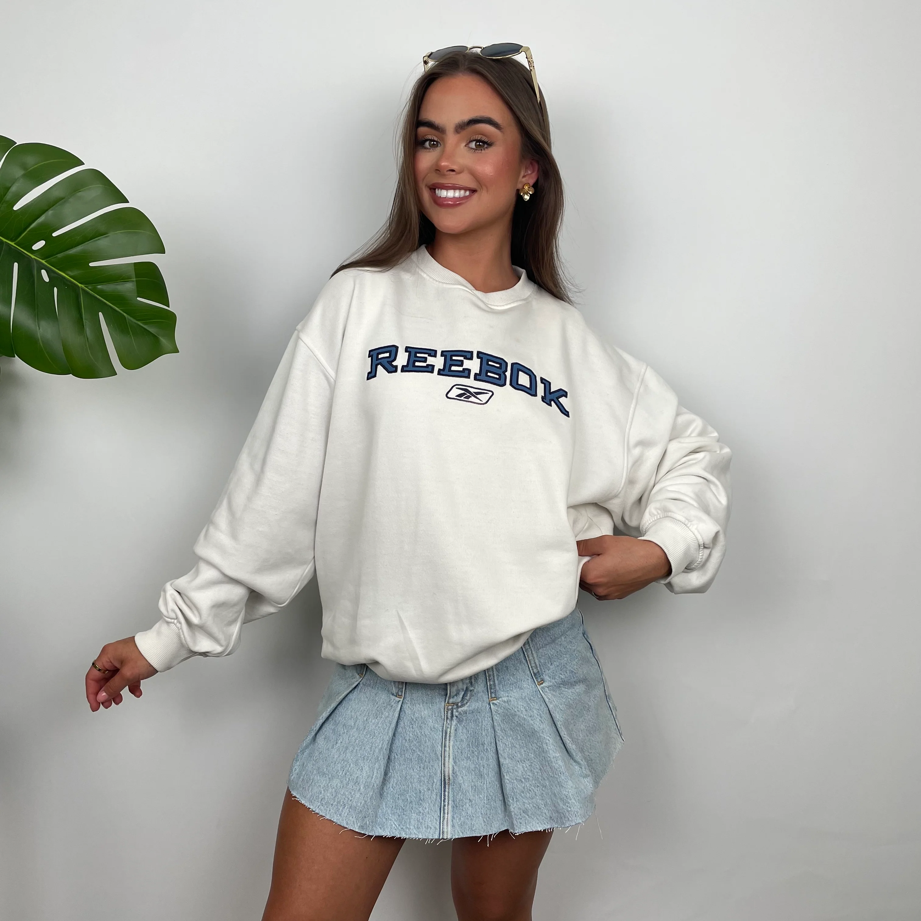 Reebok White Embroidered Spell Out Sweatshirt (M) - Image 3
