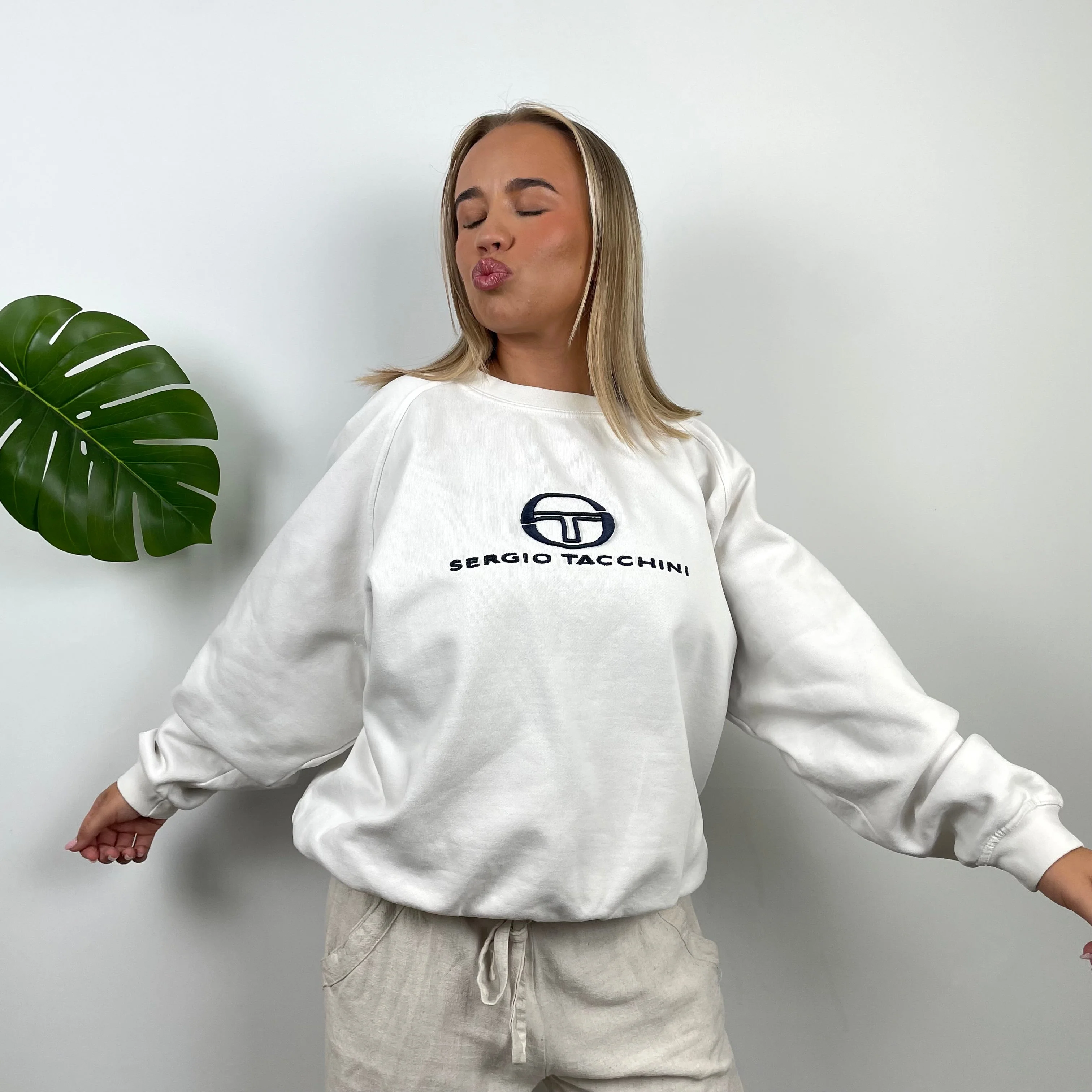 Sergio Tacchini White  Embroidered Spell Out Sweatshirt (L) - Image 3