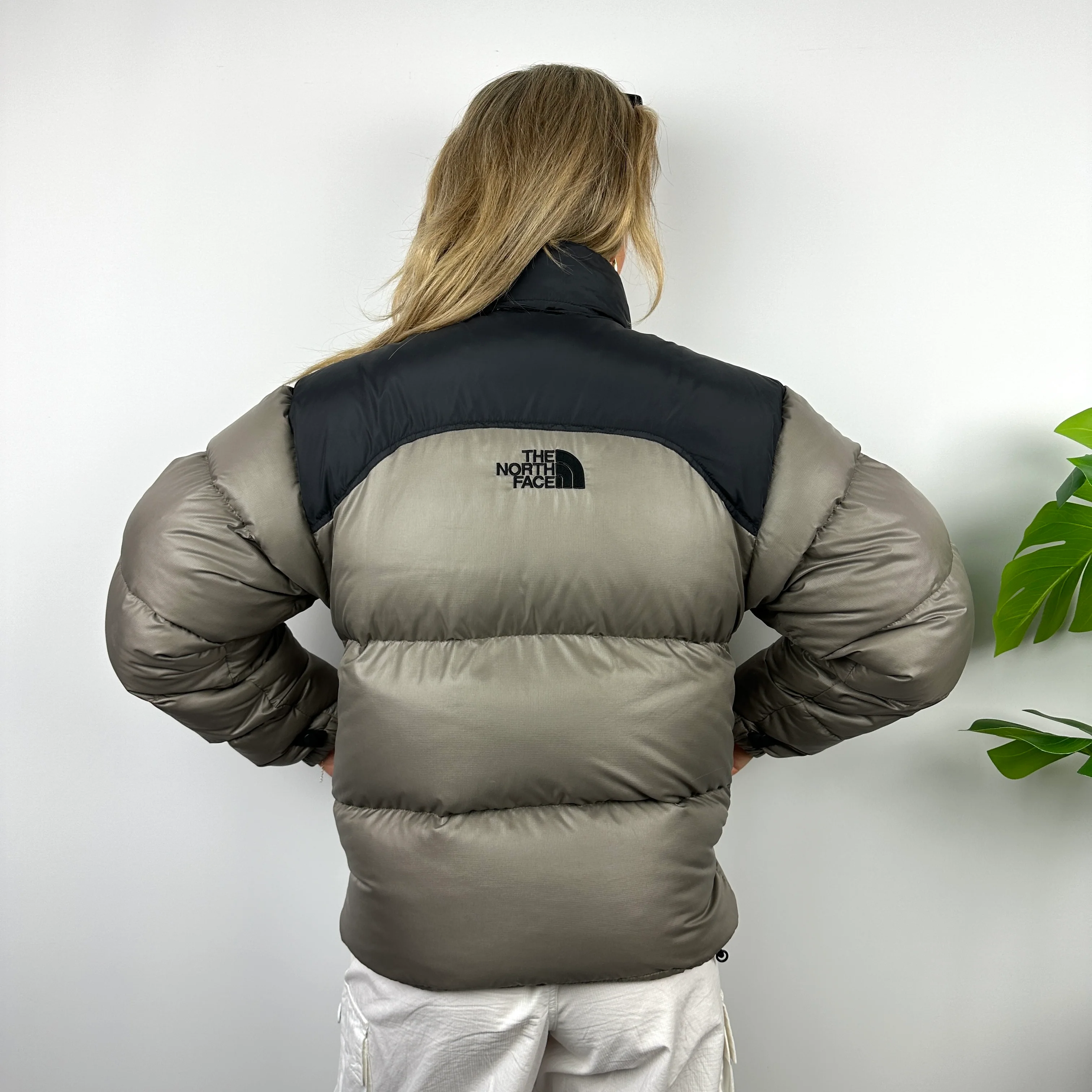 The North Face RARE Grey Puffer Jacket (M) - Image 5