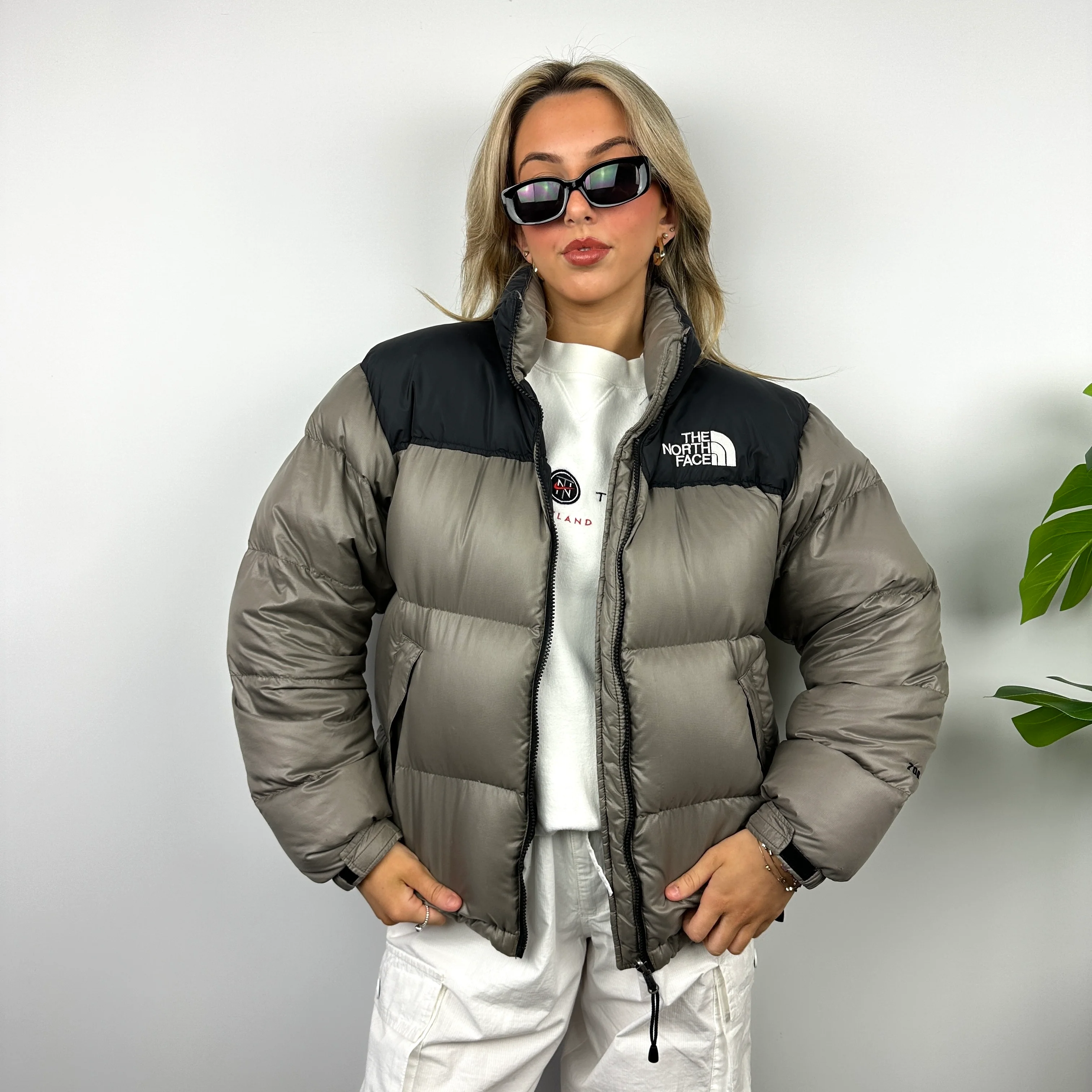 The North Face RARE Grey Puffer Jacket (M) - Image 8