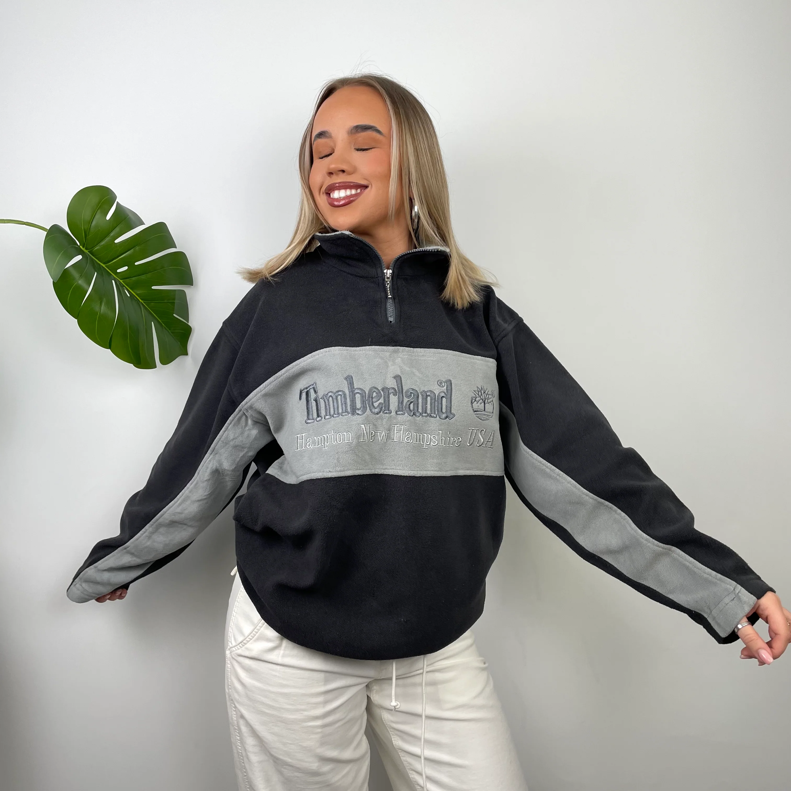 Timberland Black & Grey Embroidered Spell Out Teddy Bear Fleece Quarter Zip Sweatshirt (M) - Image 2
