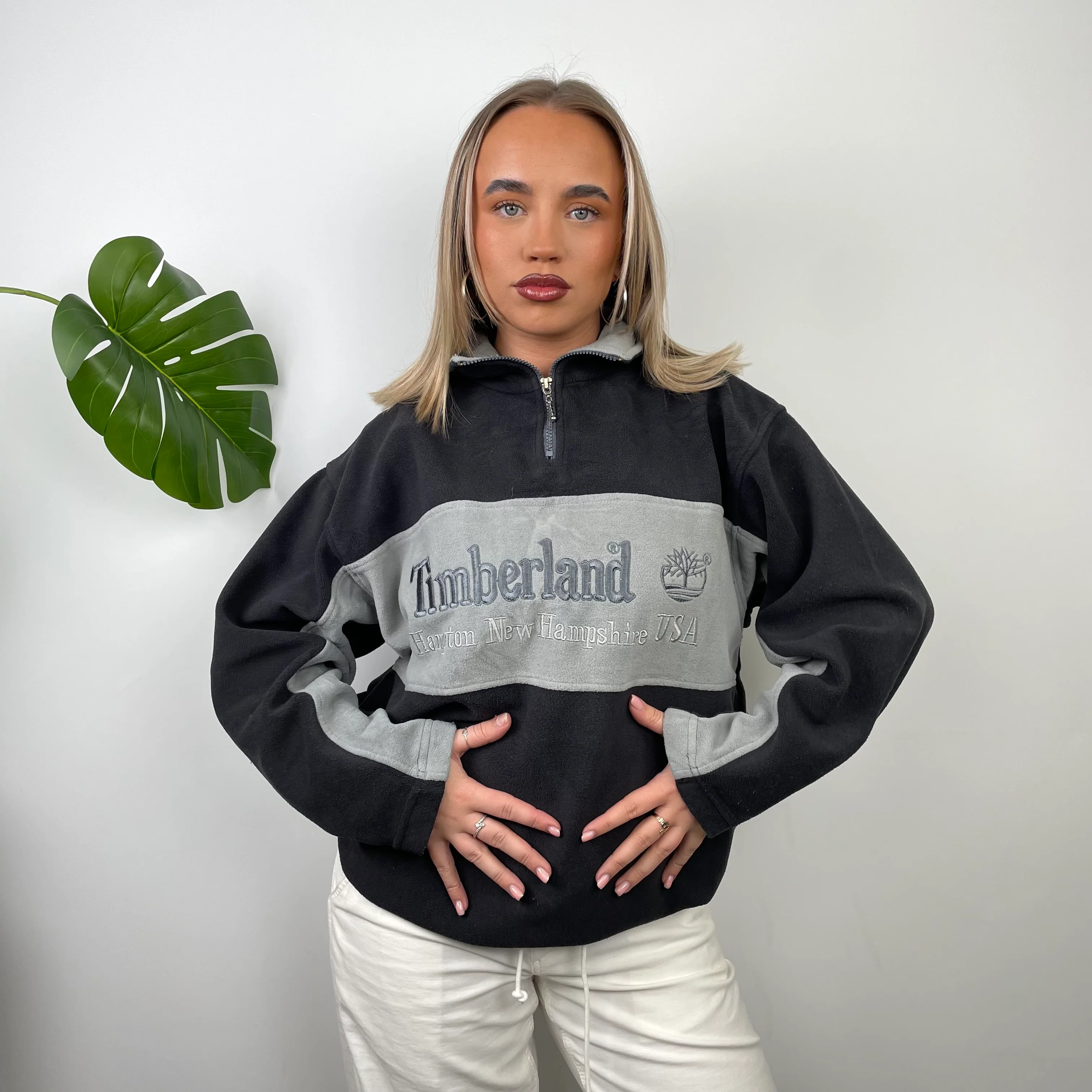Timberland Black & Grey Embroidered Spell Out Teddy Bear Fleece Quarter Zip Sweatshirt (M) - Image 3