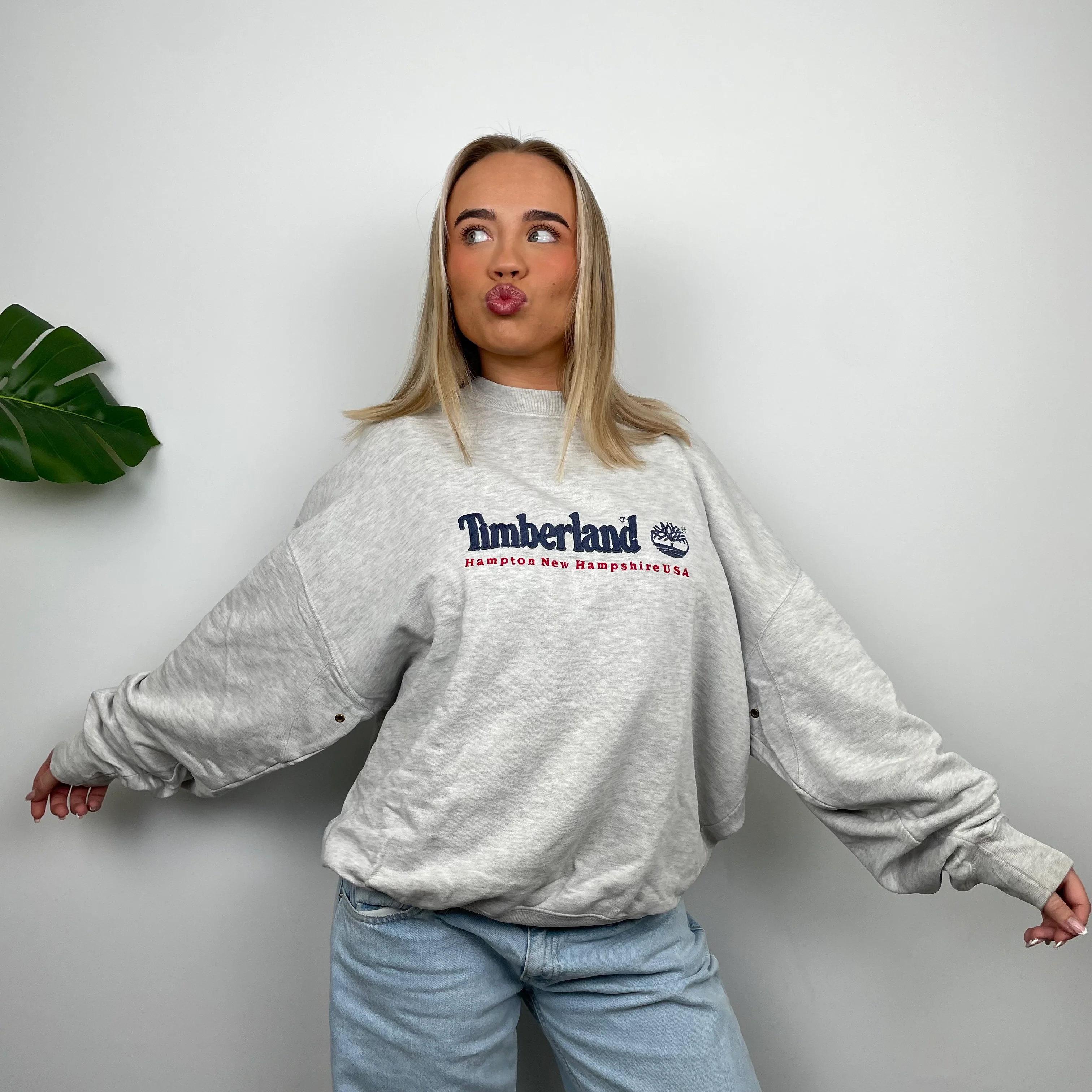 Timberland Grey Embroidered Spell Out Sweatshirt (L) - Image 5