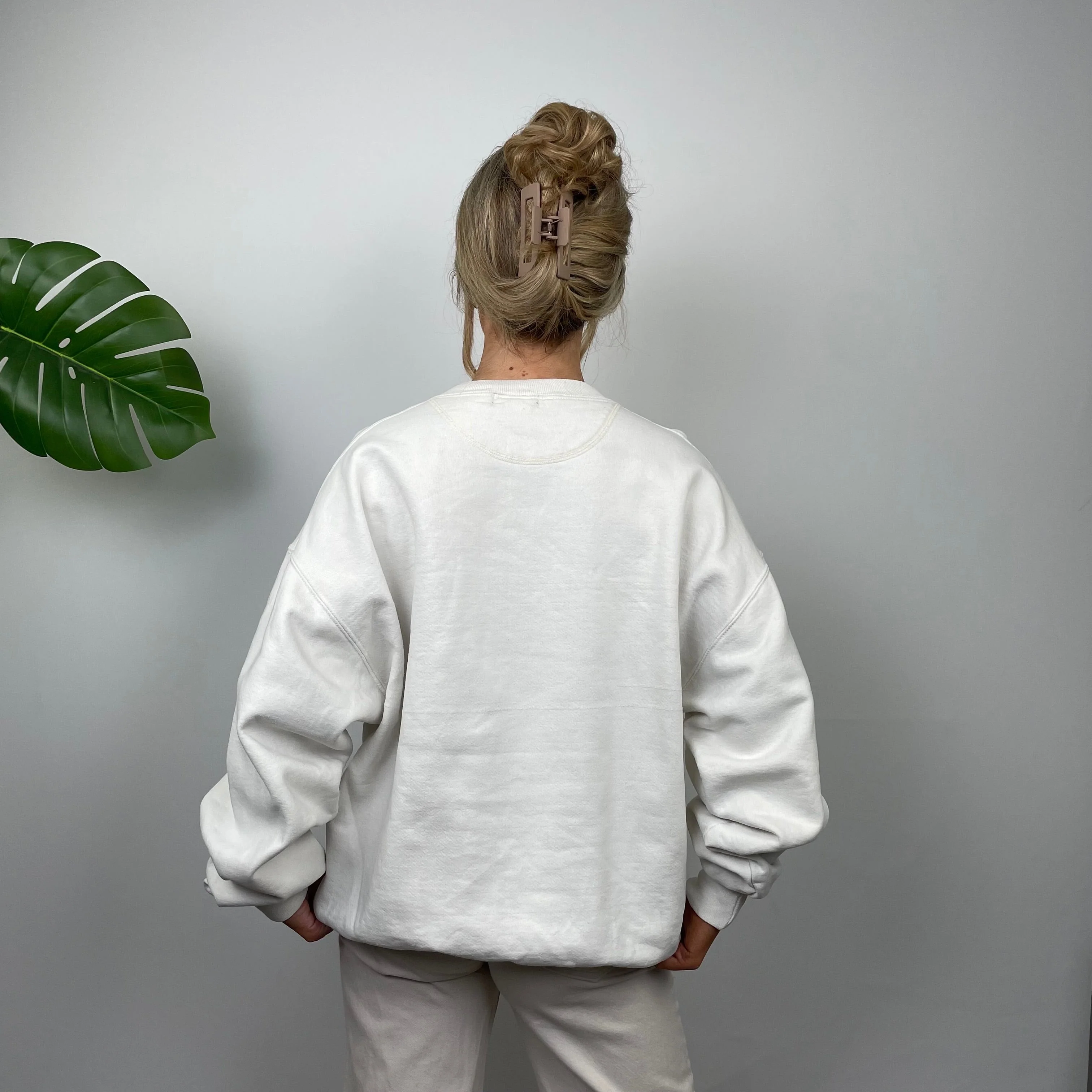 Timberland White Embroidered Spell Out Sweatshirt (L) - Image 4