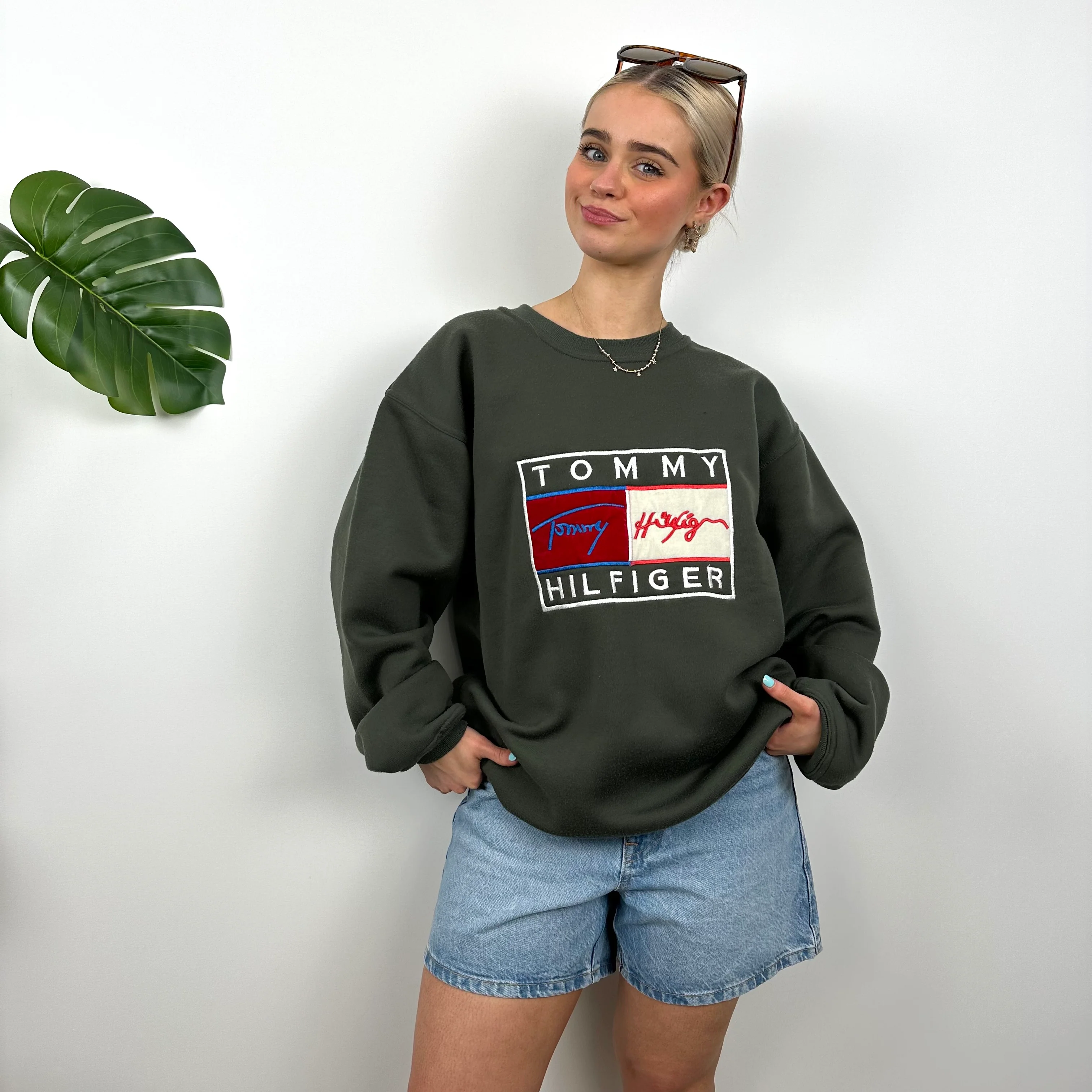 Tommy Hilfiger Green Embroidered Spell Out Sweatshirt (L) - Image 2