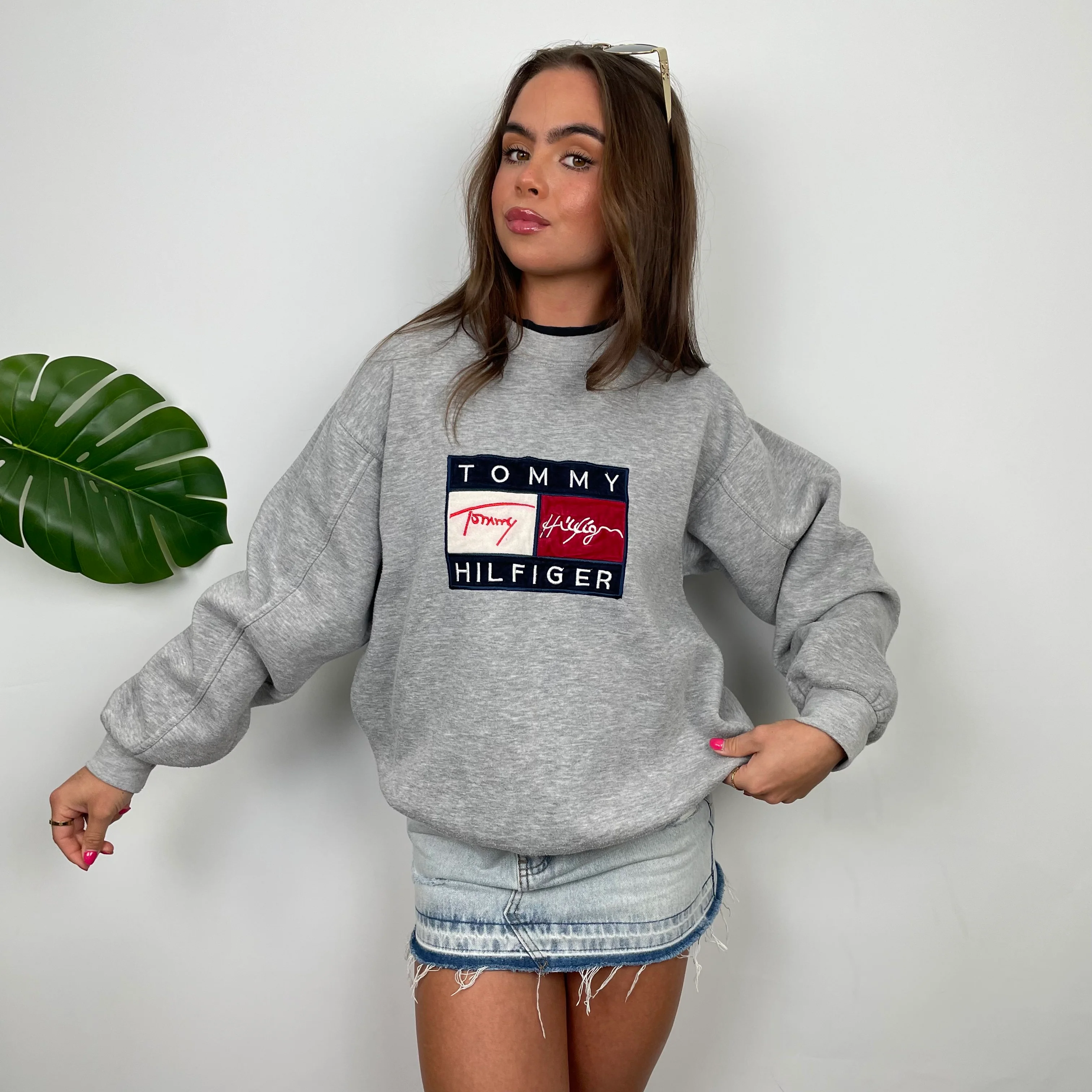 Tommy Hilfiger Grey Embroidered Spell Out Sweatshirt (M) - Image 7