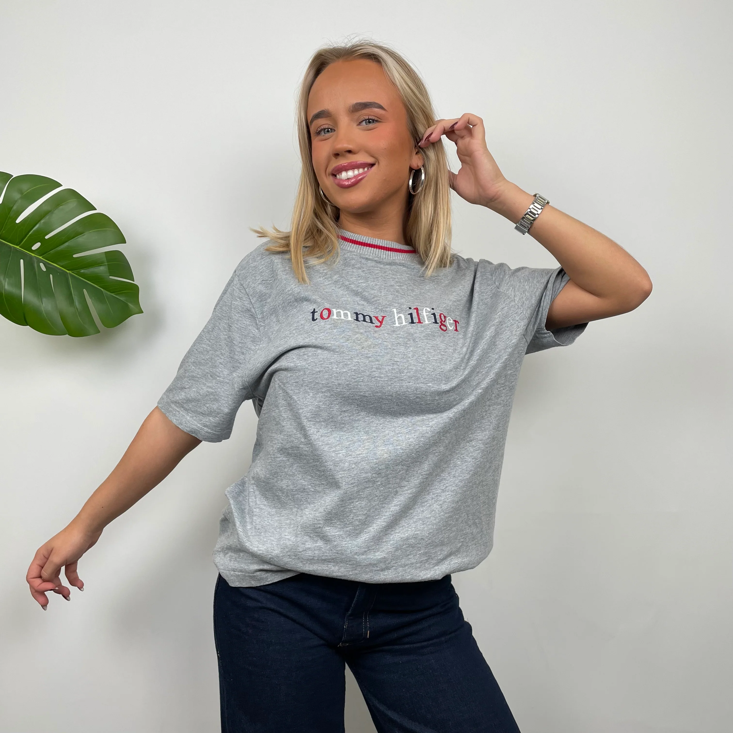 Tommy Hilfiger RARE Grey Embroidered Logo T Shirt (M) - Image 2