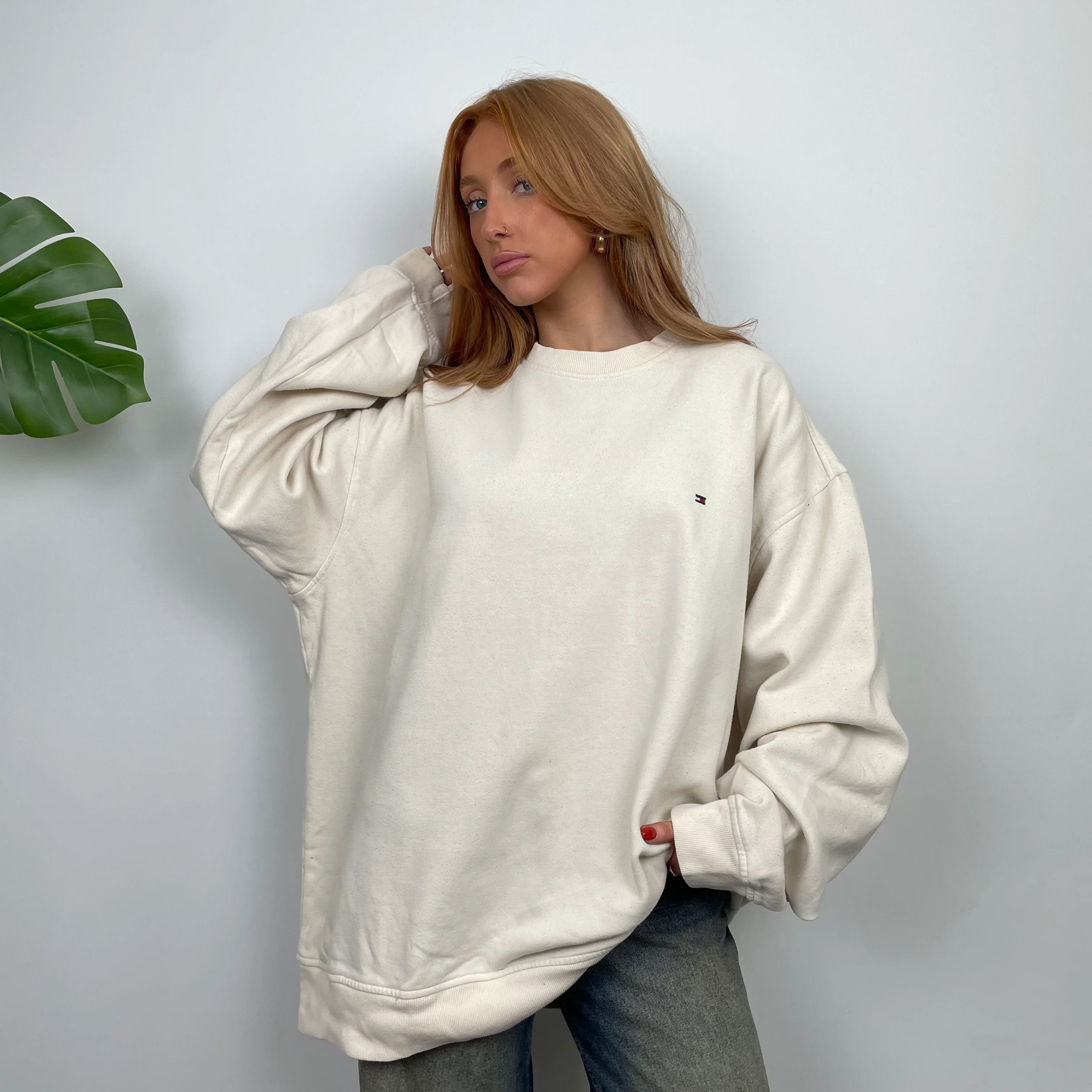 Tommy Hilfiger White Embroidered Spell Out Sweatshirt (XL) - Image 2