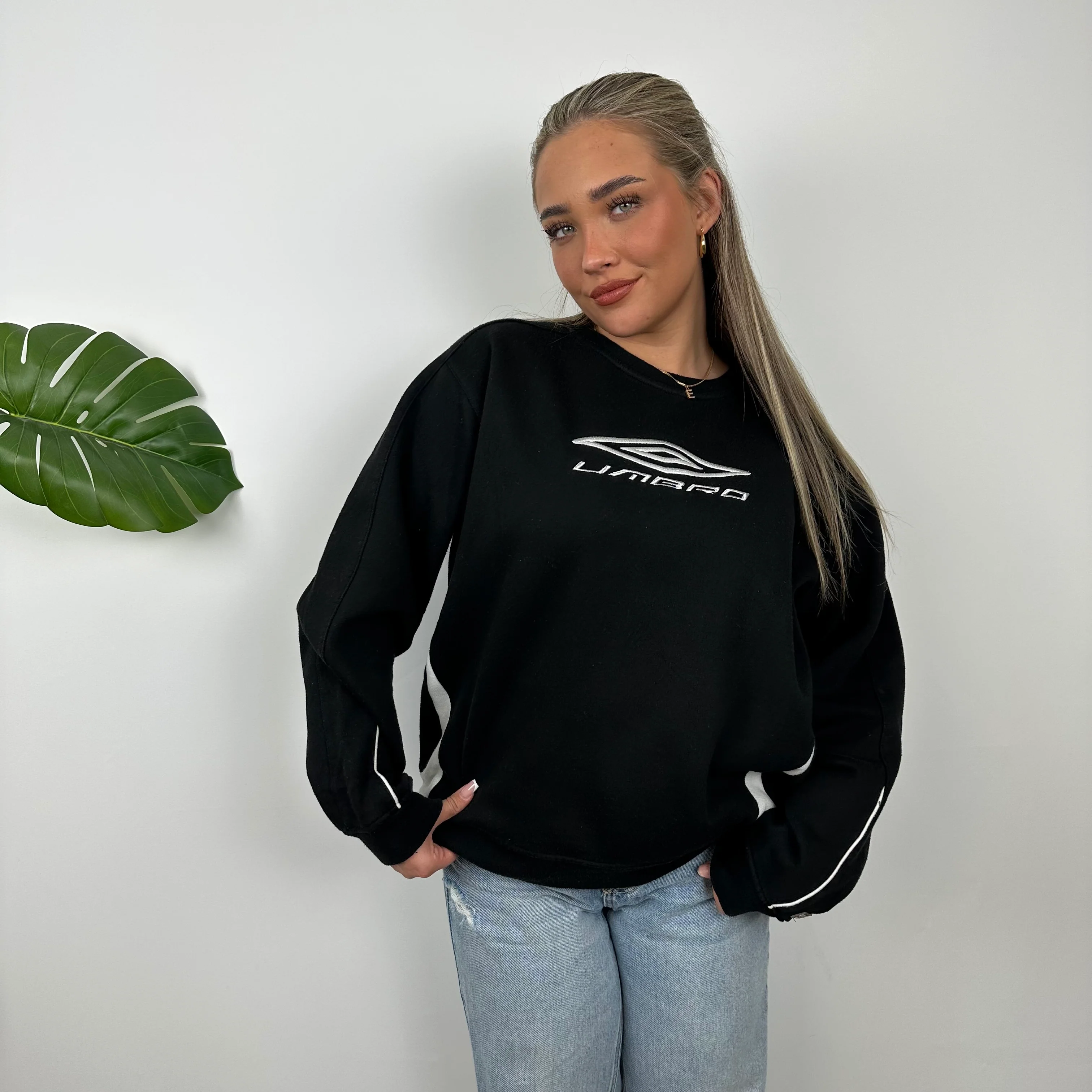 Umbro Black Embroidered Spell Out Sweatshirt (M) - Image 3
