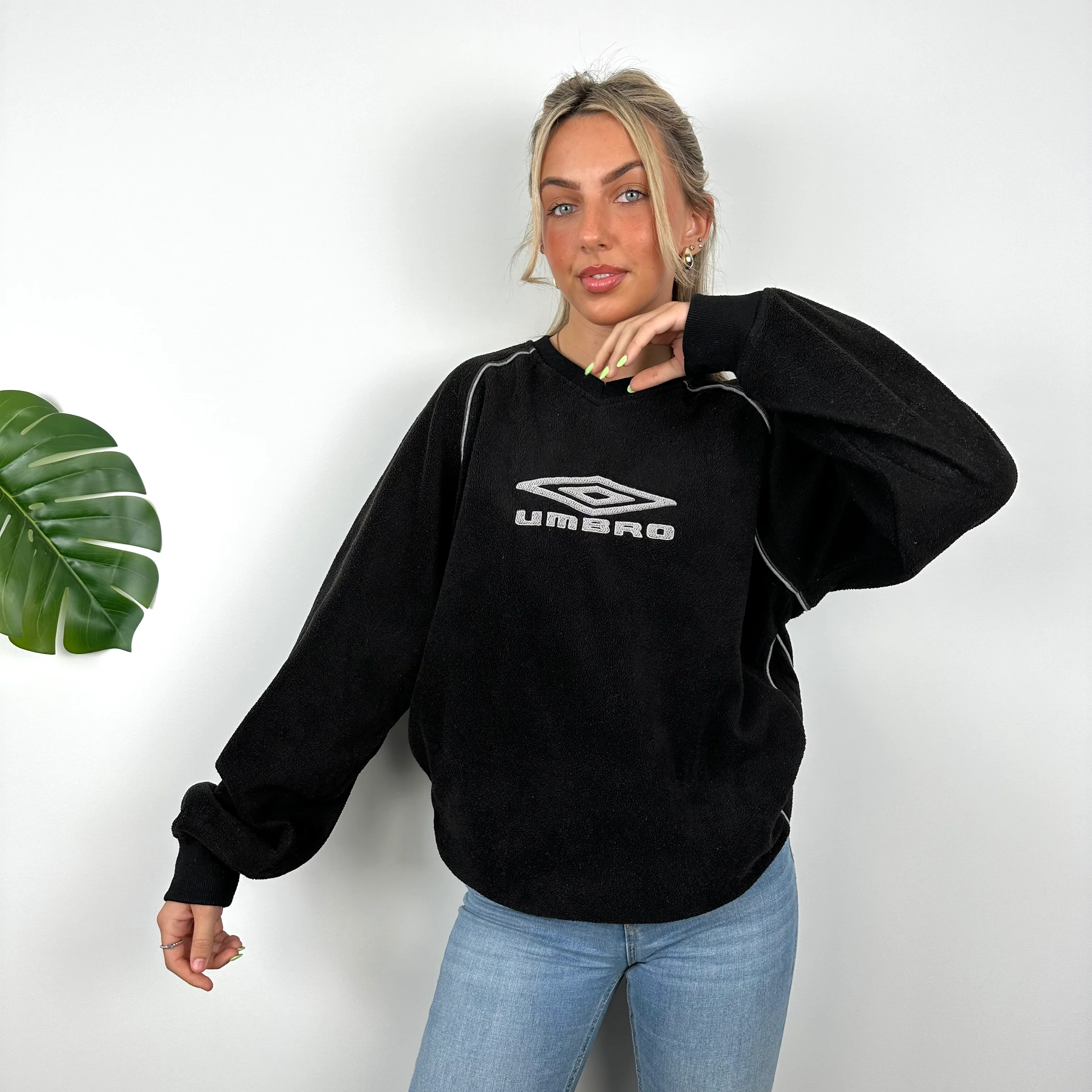 Umbro Black Embroidered Spell Out Teddy Bear Fleece Sweatshirt (L) - Image 5