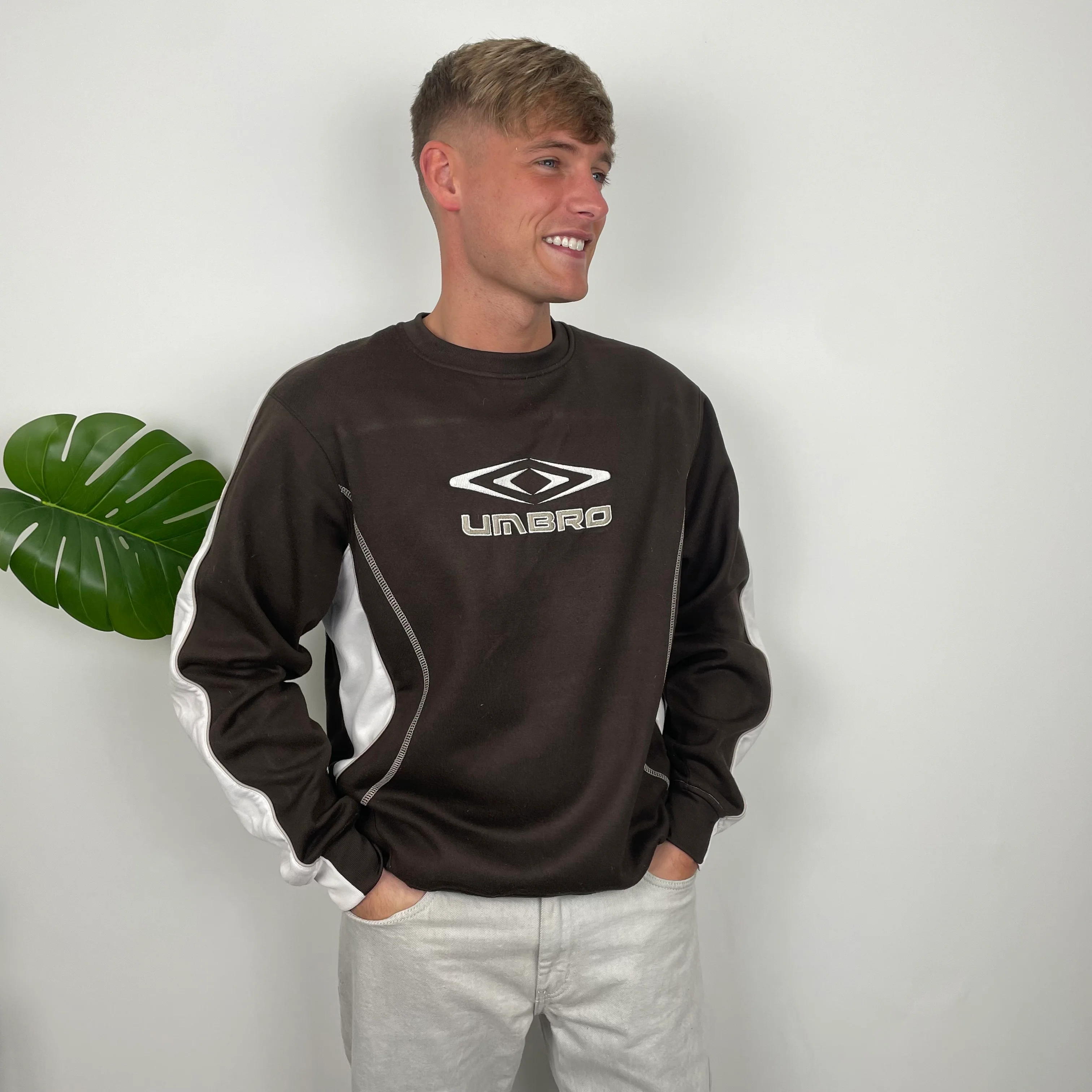 Umbro Brown Embroidered Spell Out Sweatshirt (L) - Image 4
