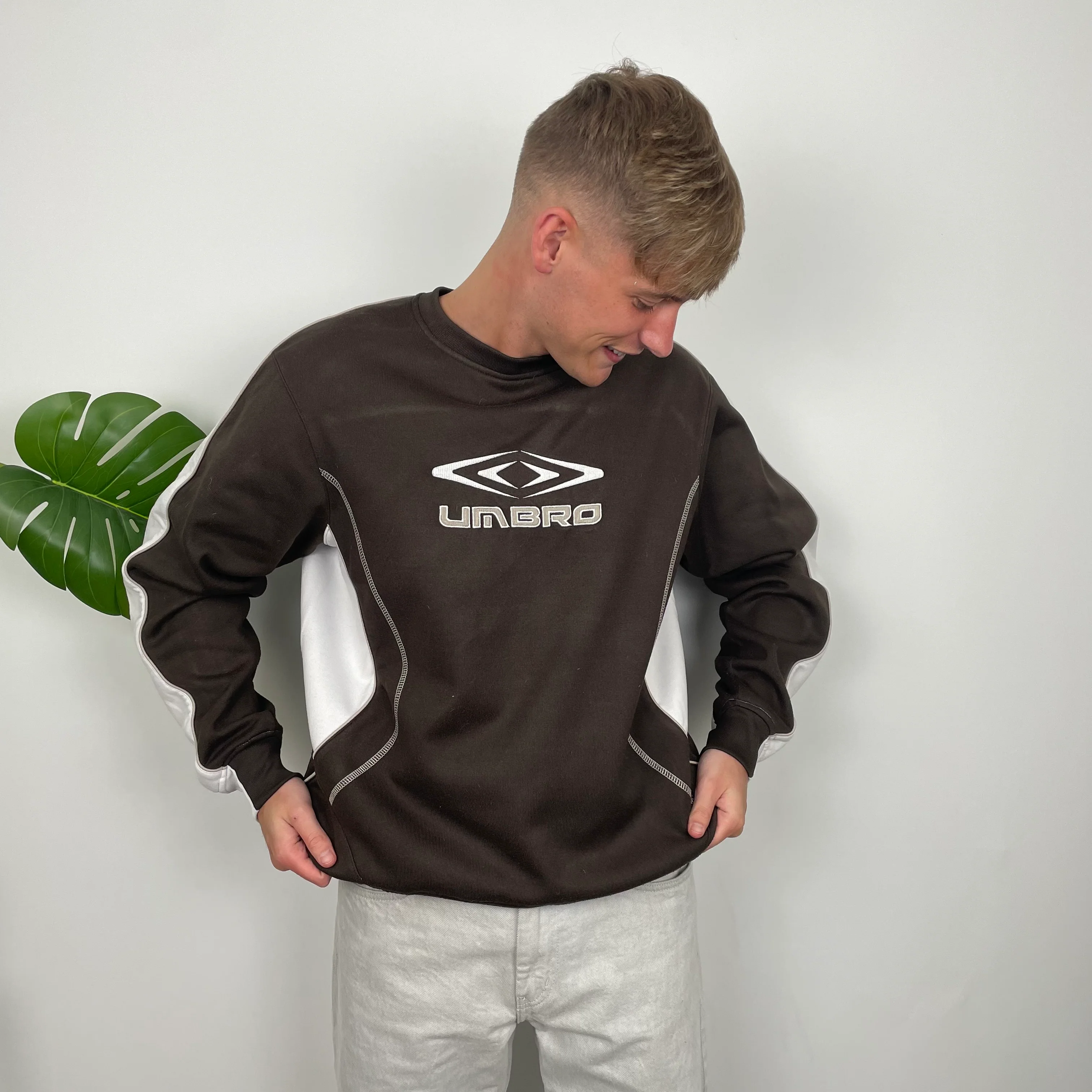 Umbro Brown Embroidered Spell Out Sweatshirt (L) - Image 5