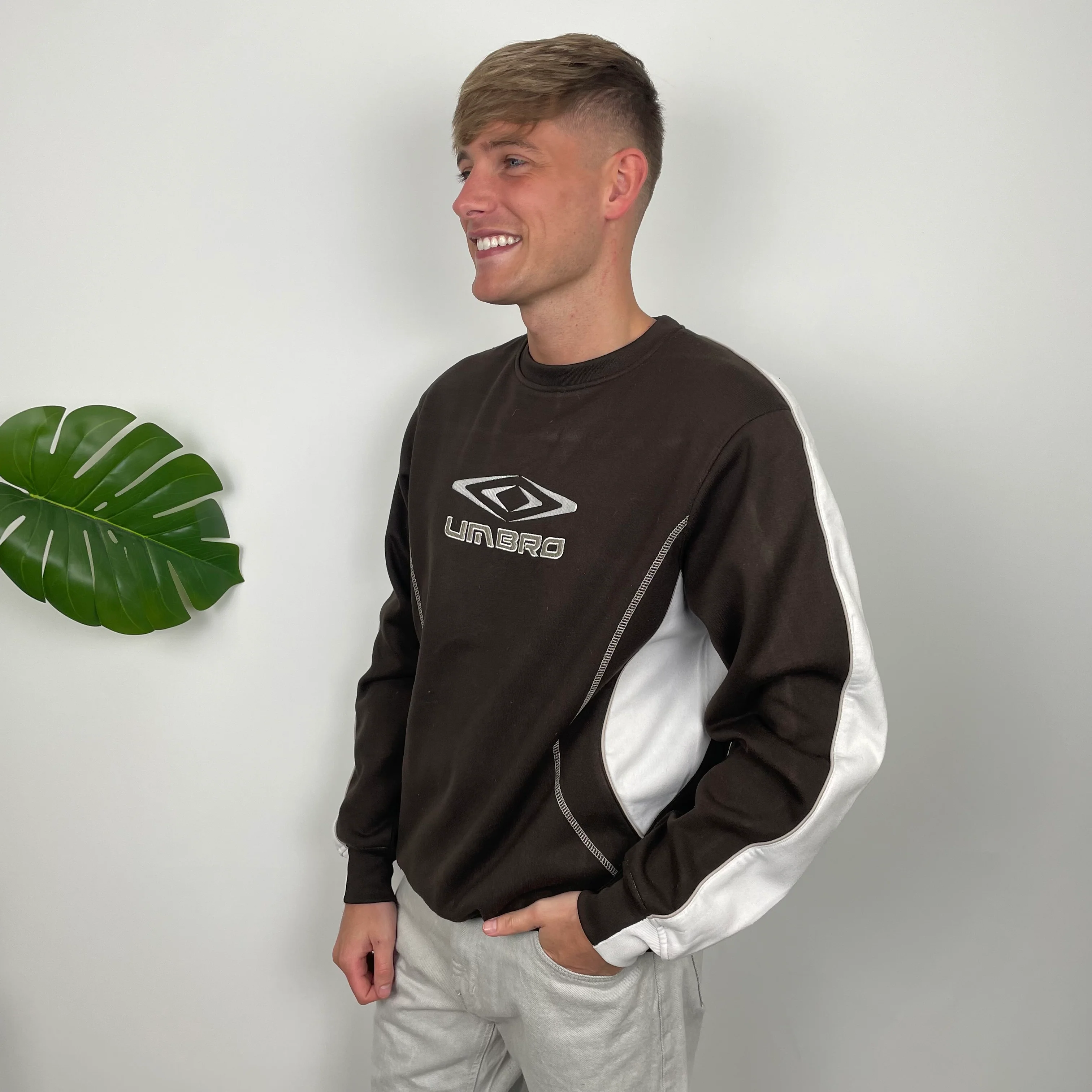 Umbro Brown Embroidered Spell Out Sweatshirt (L) - Image 6