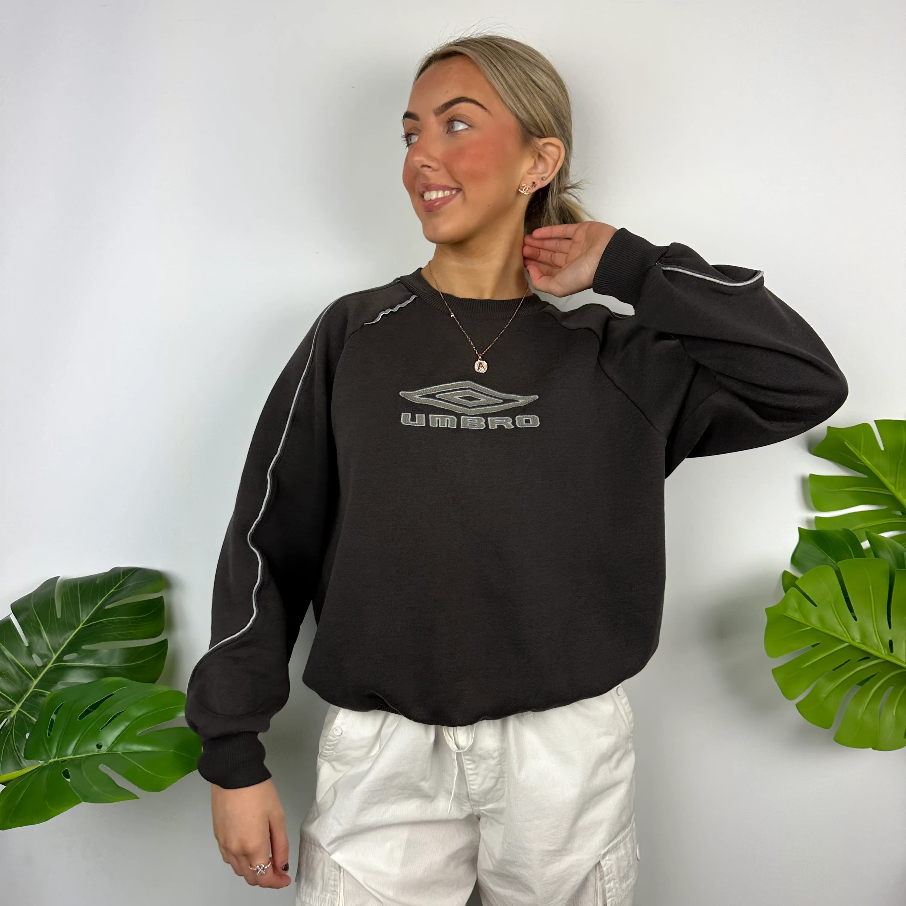 Umbro Brown Embroidered Spell Out Sweatshirt (M) - Image 3