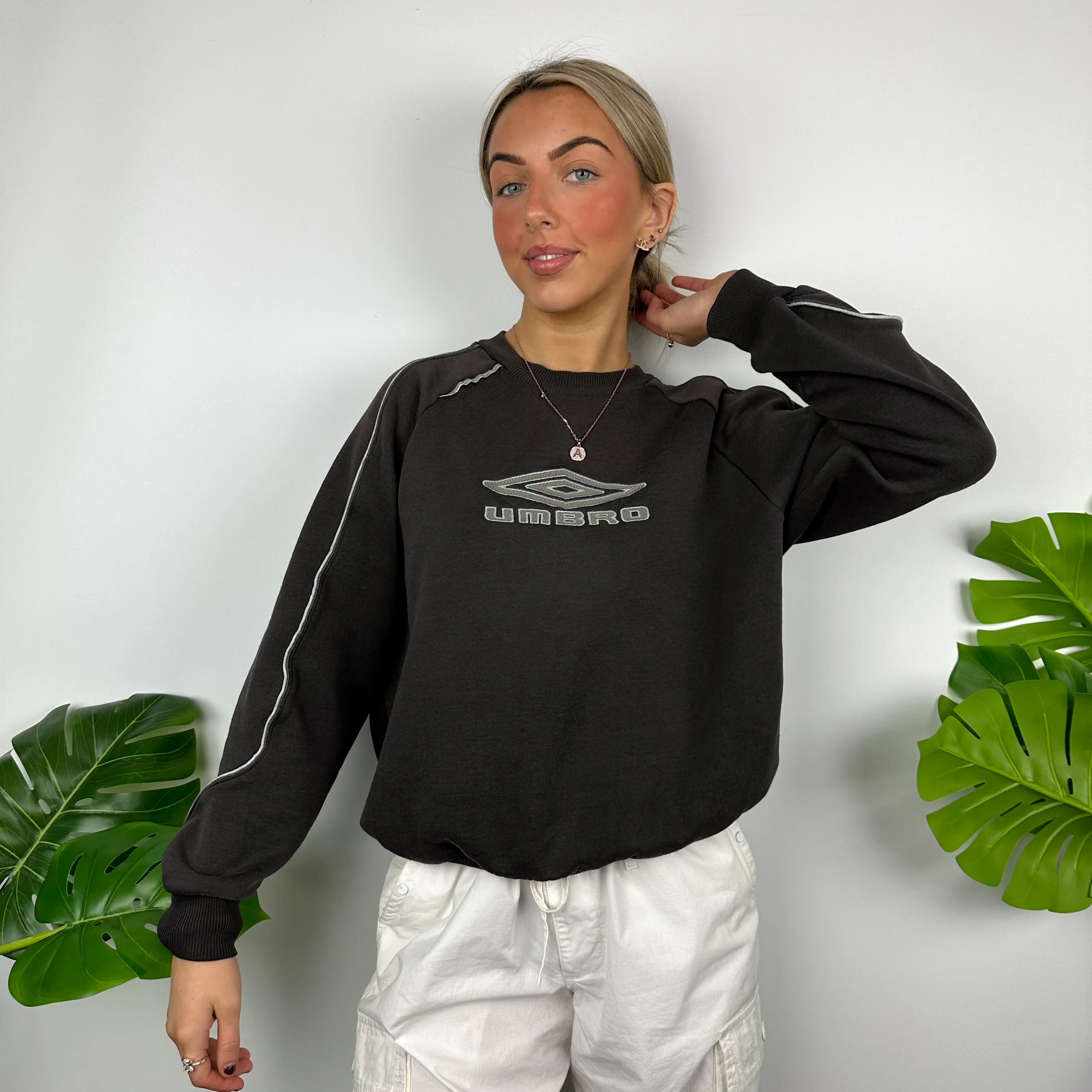 Umbro Brown Embroidered Spell Out Sweatshirt (M) - Image 5