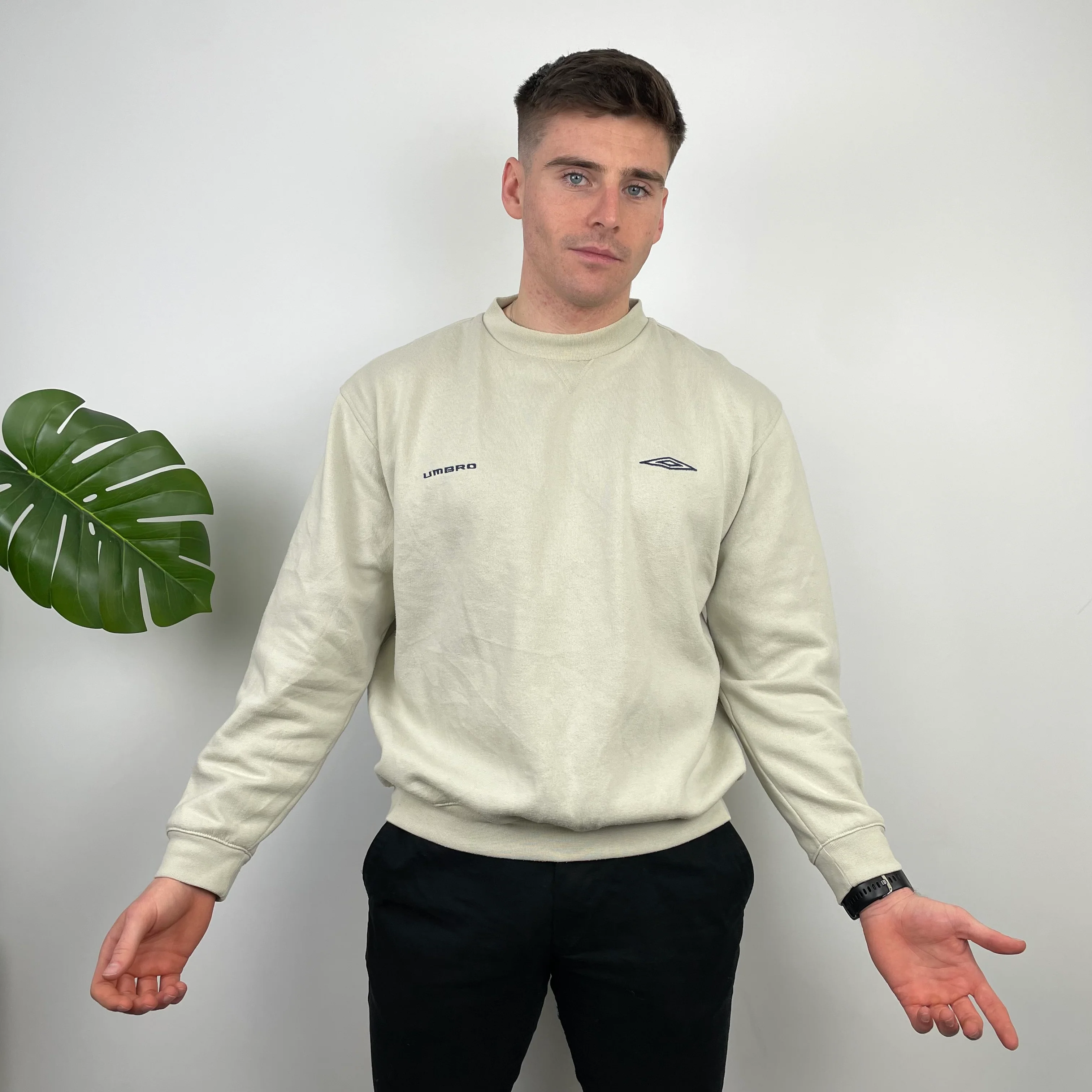 Umbro Cream Embroidered Spell Out Sweatshirt (S) - Image 5