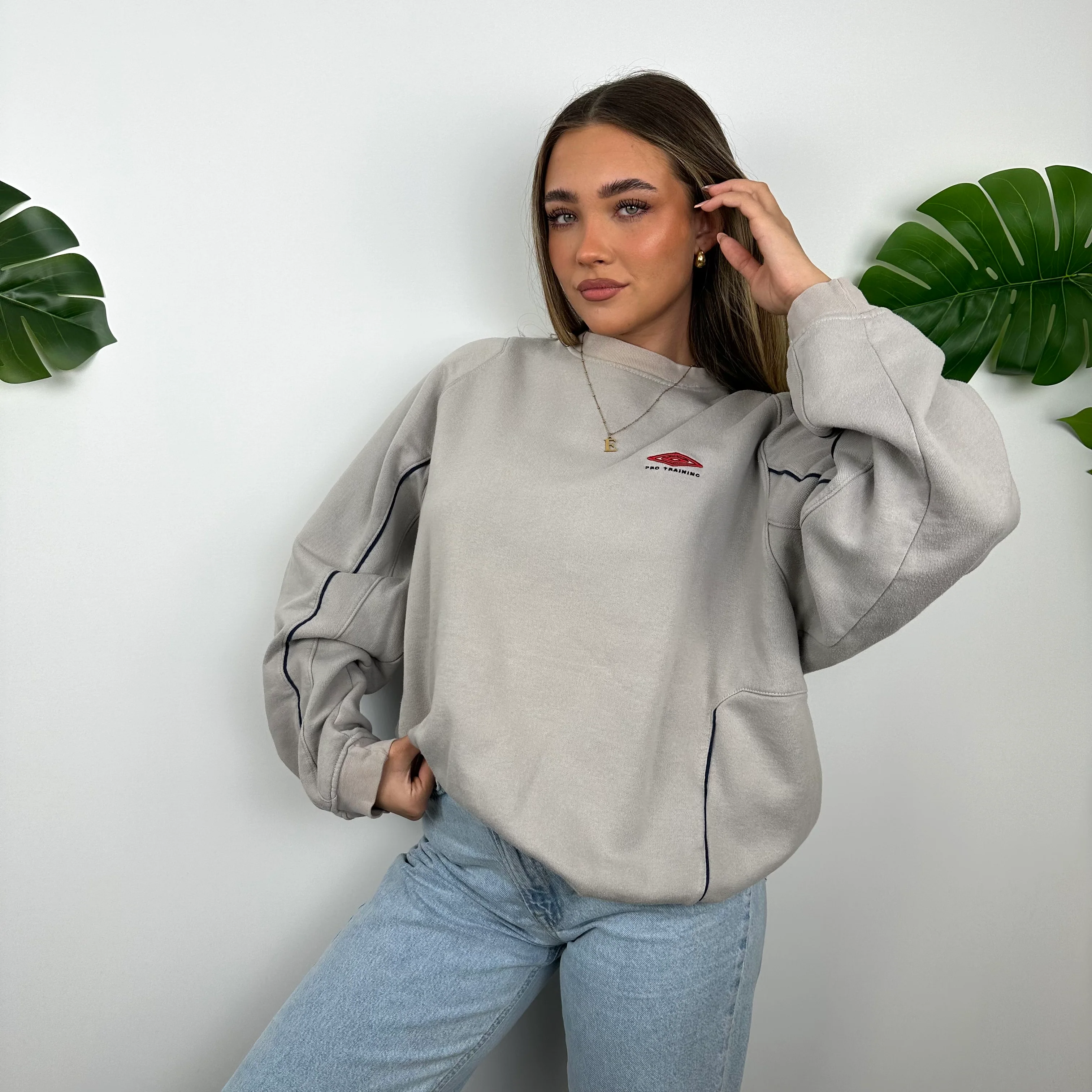 Umbro Grey Embroidered Spell Out Sweatshirt (L) - Image 5