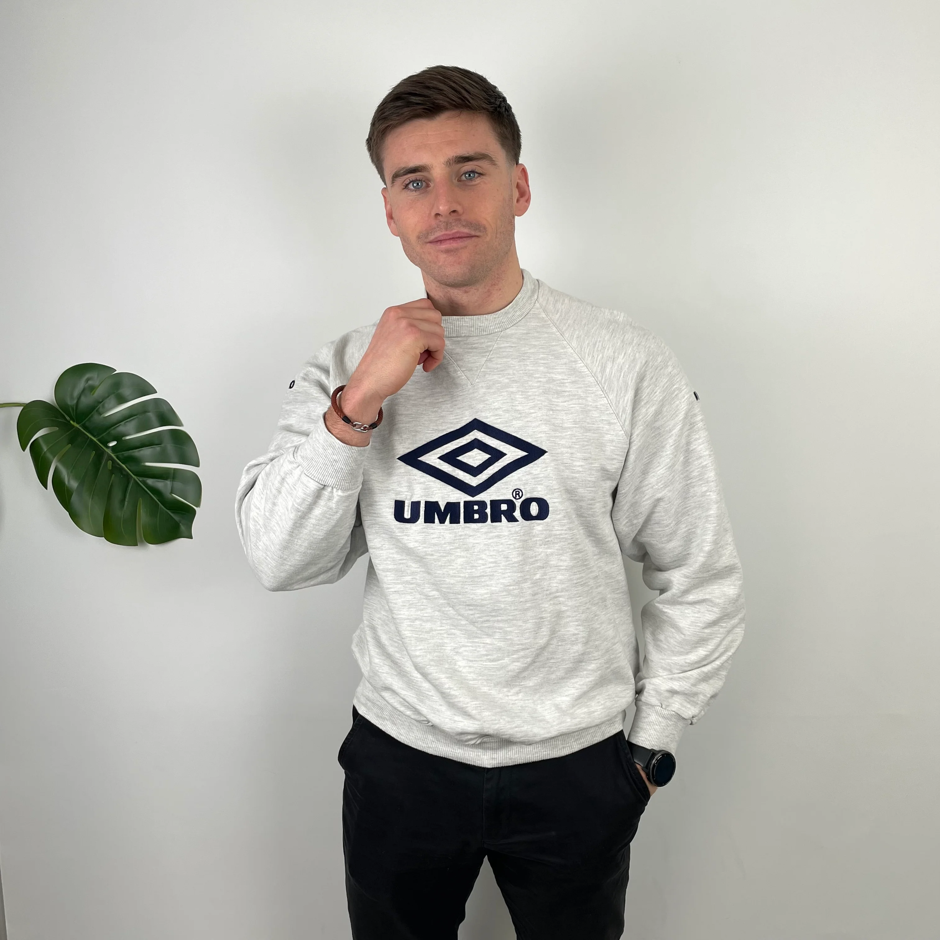 Umbro Grey Embroidered Spell Out Sweatshirt (L) - Image 4
