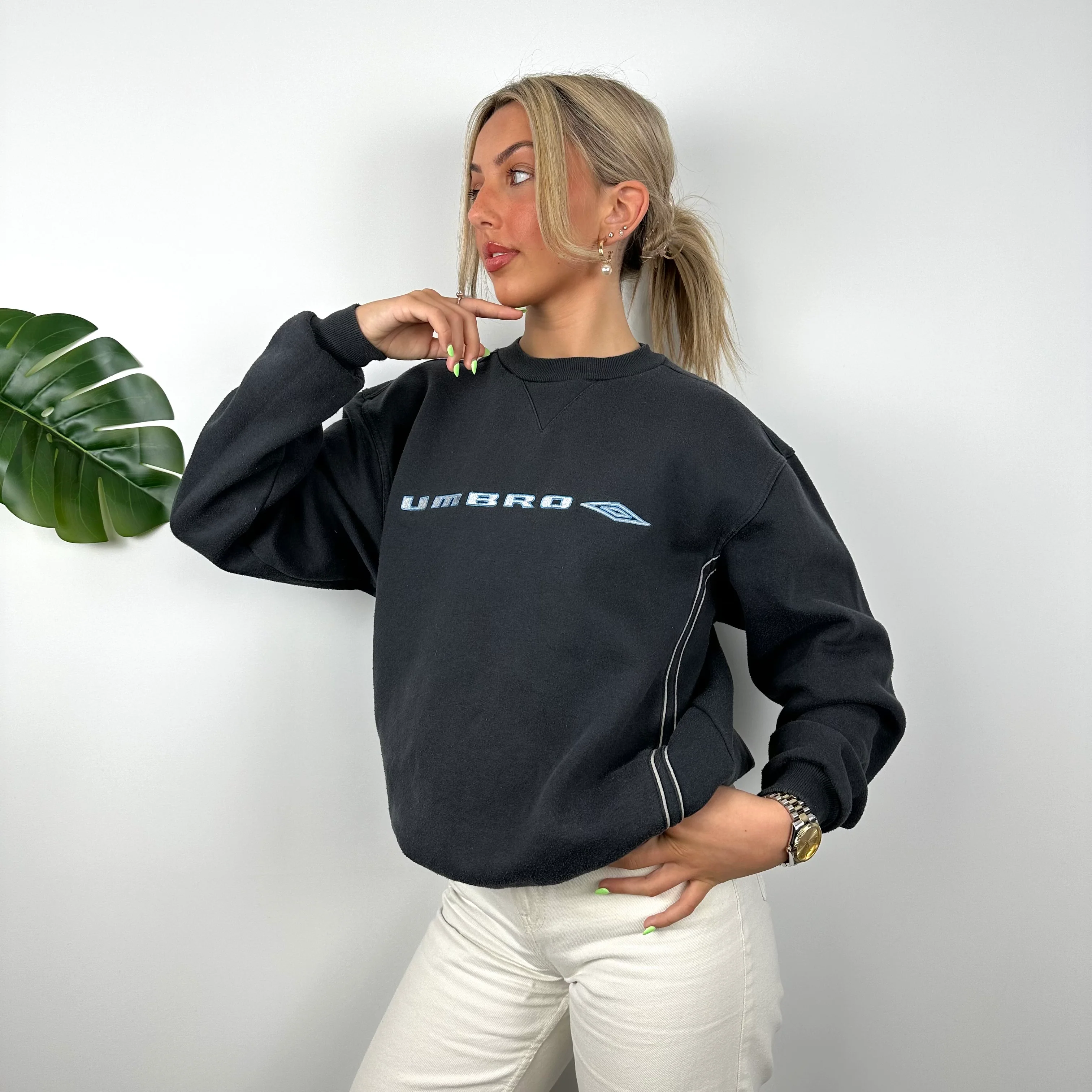 Umbro Navy Embroidered Spell Out Sweatshirt (M) - Image 5