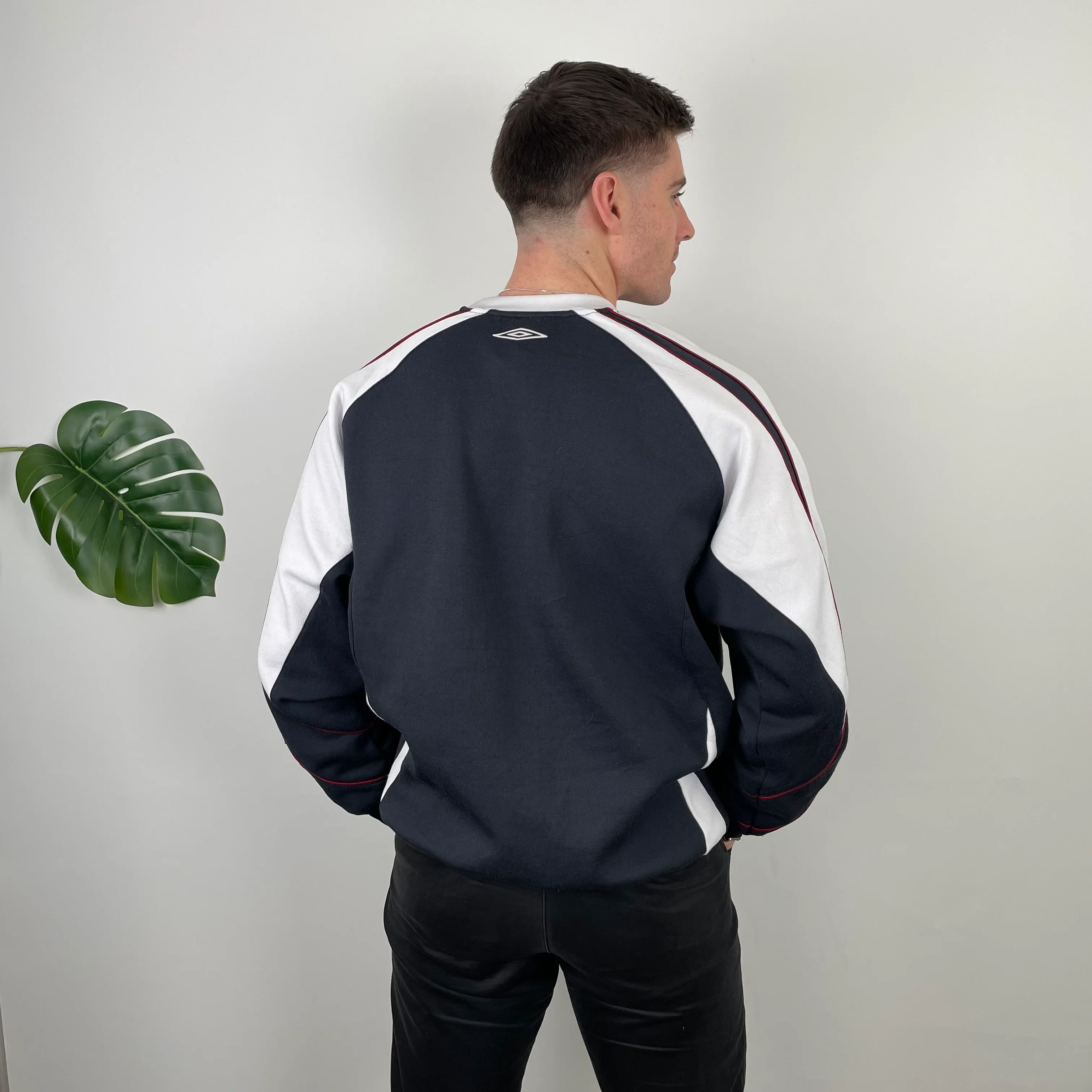 Umbro Navy Embroidered Spell Out Sweatshirt (L) - Image 10